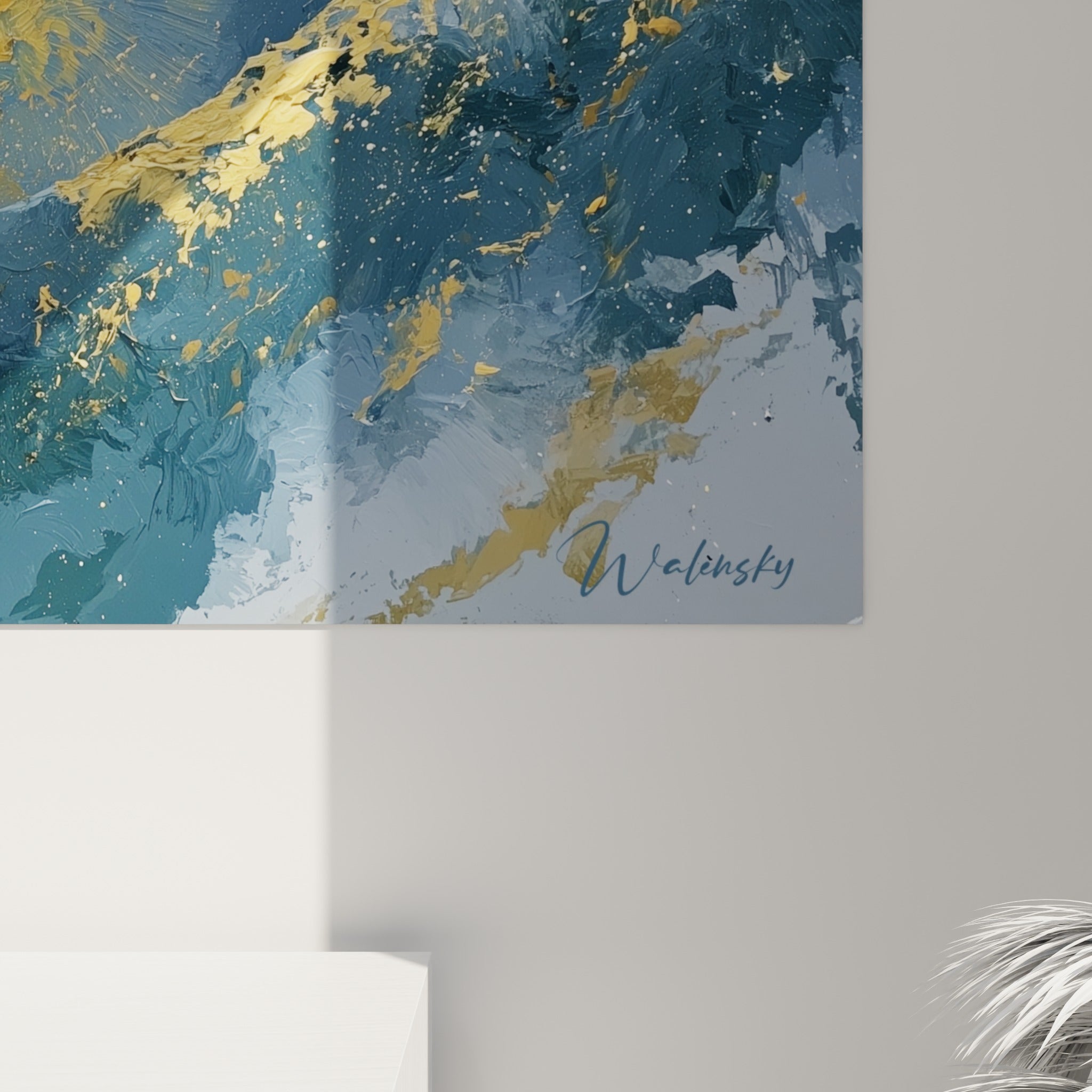 Empâtements dorés et coulures bleu ardoise formant le grain épais de la peinture à l'huile
