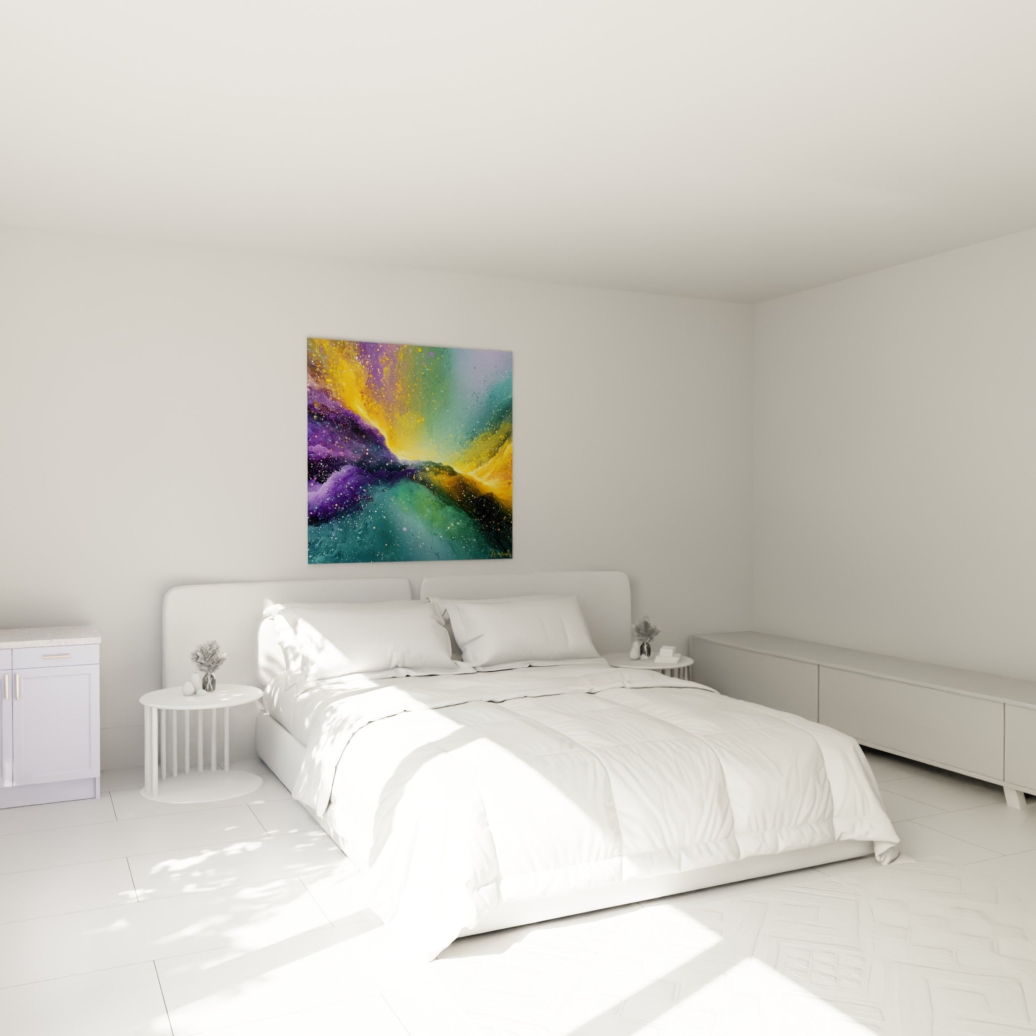 Nébuleuse violette et dorée éclatante au-dessus d'un lit dans une chambre claire