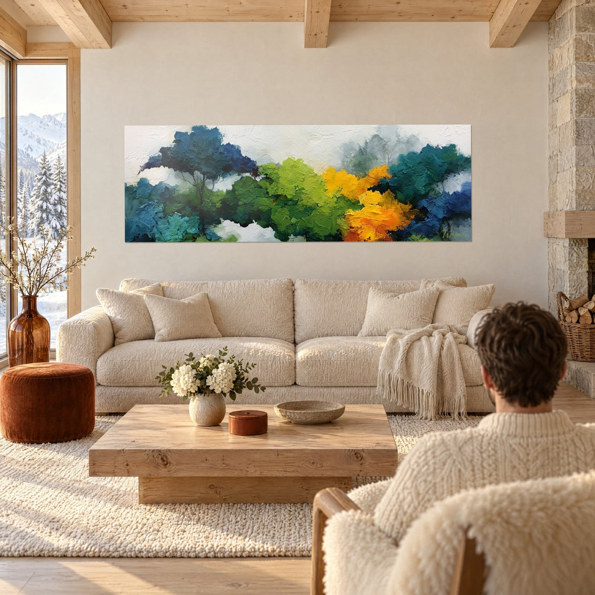 Tableau cimes d'arbres en pâte épaisse, verts tendres et orange safran, au-dessus d'un canapé dans un salon lumineux