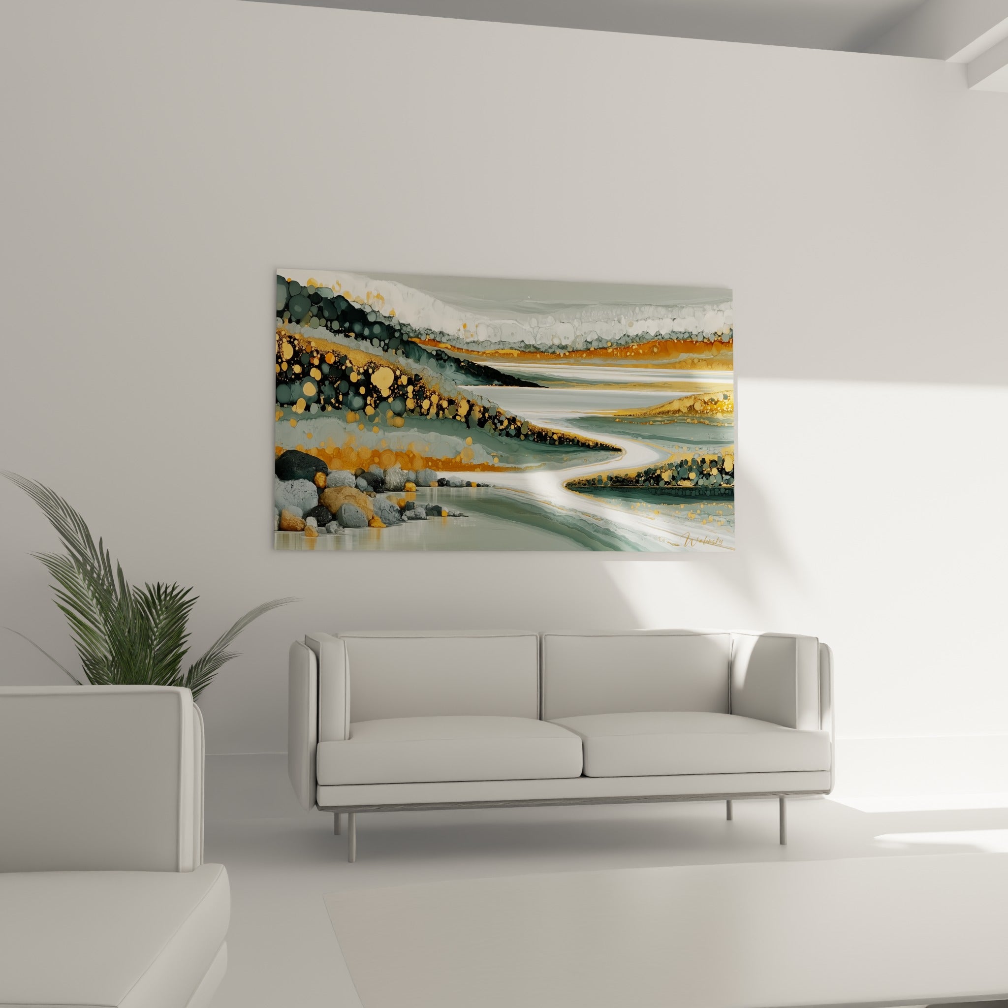 Courbe blanche entre reliefs ocre et anthracite, tableau abstrait au-dessus d'un canapé dans un salon lumineux