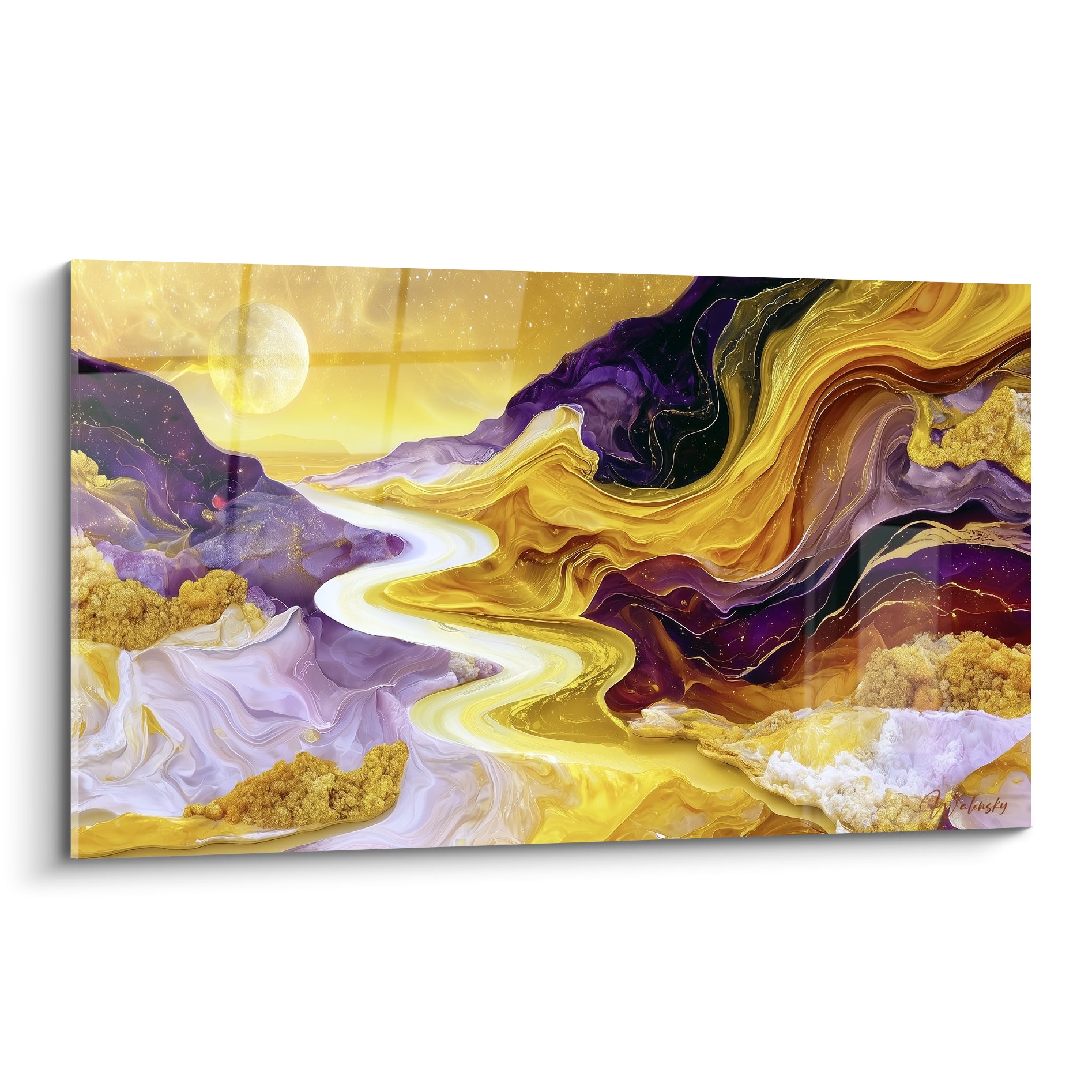 Rivière dorée sinueuse entre reliefs violet profond et blanc, sous une lune pâle lumineuse