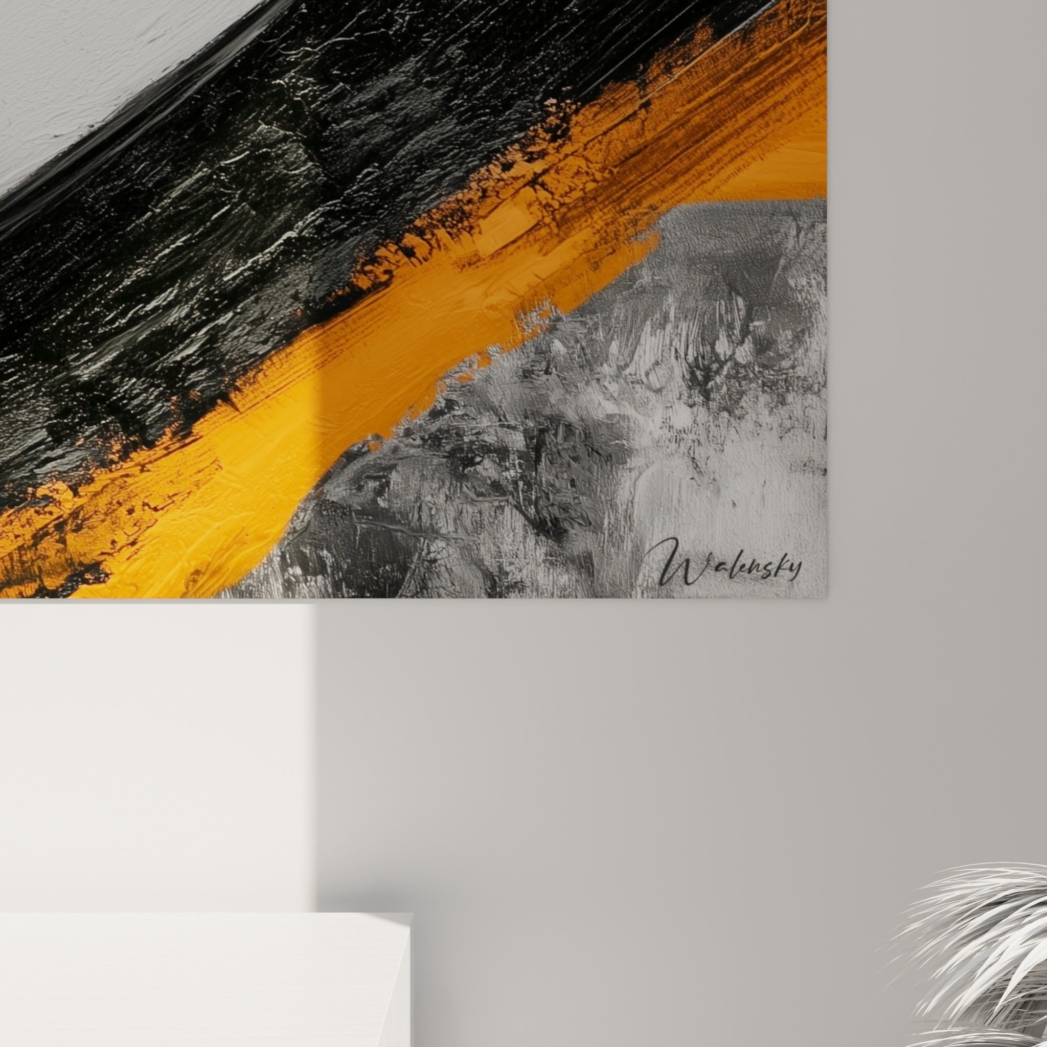 Empâtements et textures d'un tableau artistique abstrait, où noir, blanc et magenta se mêlent en surface épaisse