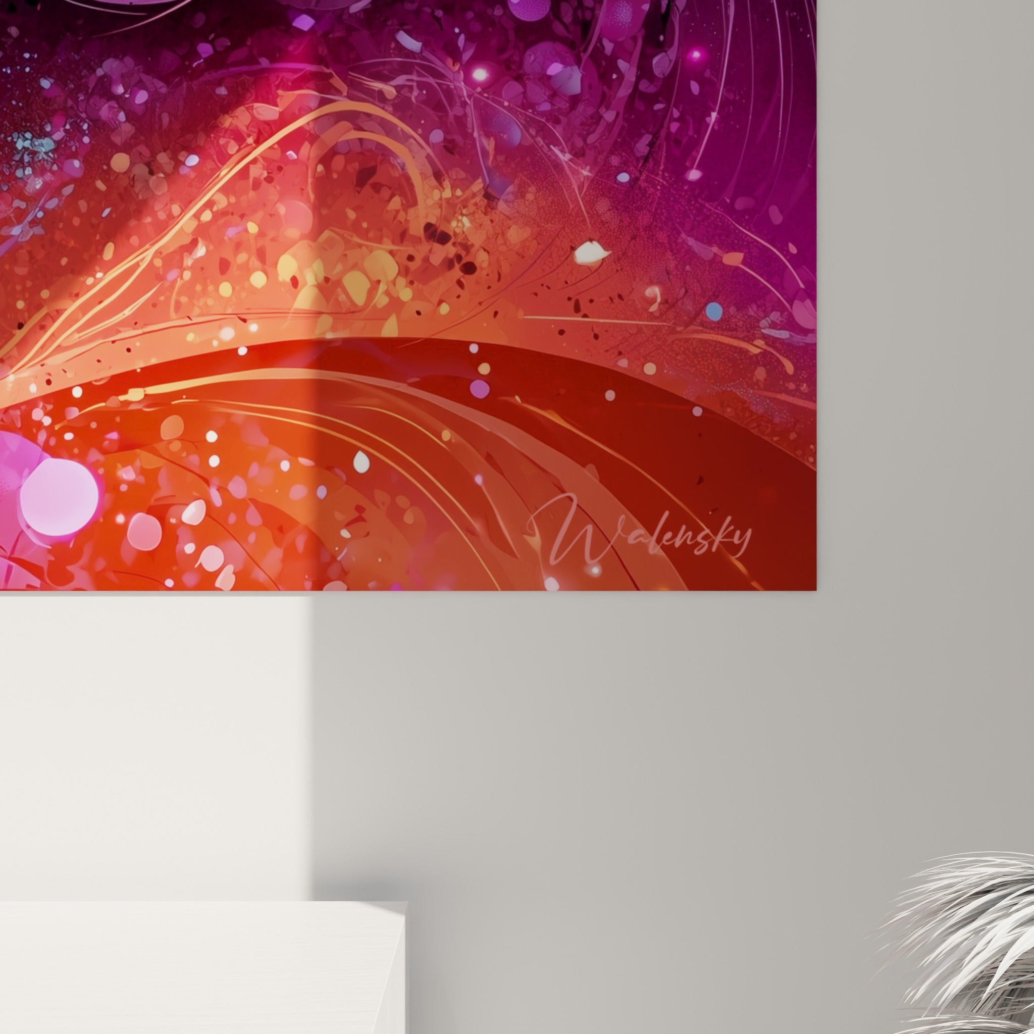 Grain scintillant et coulures violettes sur fond noir profond, détail rapproché du tableau artistique abstrait