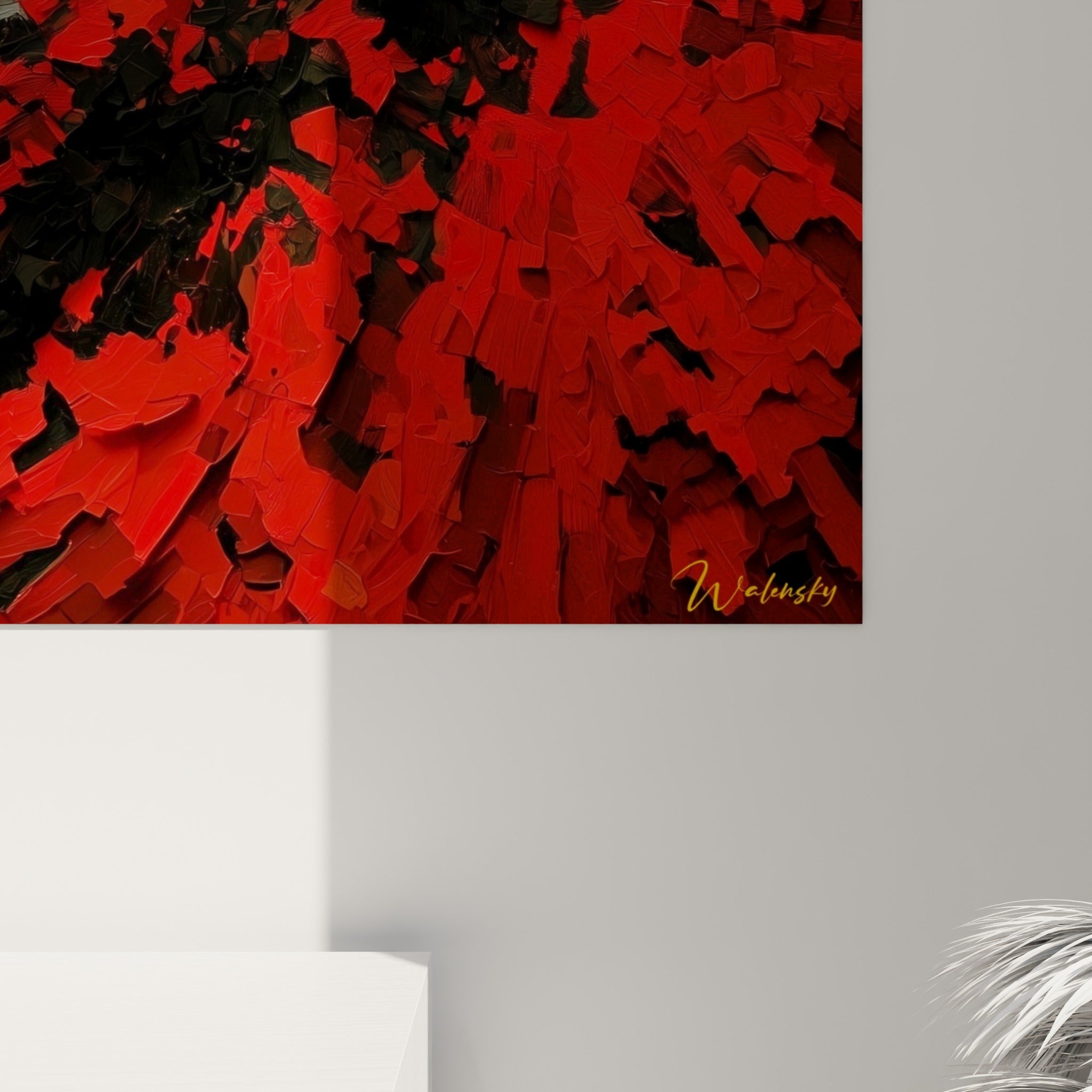 Relief épais de peinture rouge, noir et jaune où chaque coup de spatule laisse apparaître son grain et sa matière