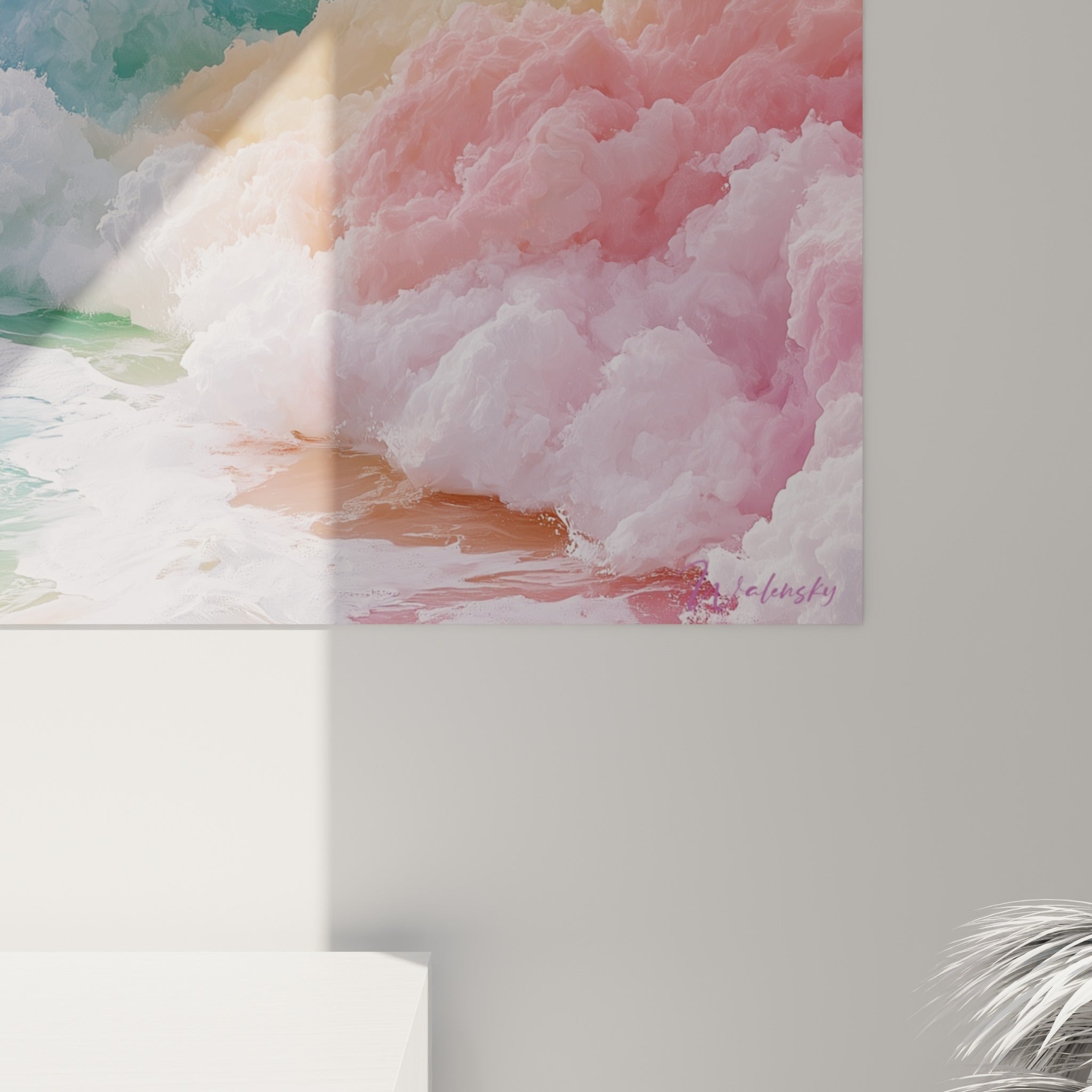 Matière mousseuse de la vague pastel, grain dense où le rose, l'ocre et le bleu ciel se fondent