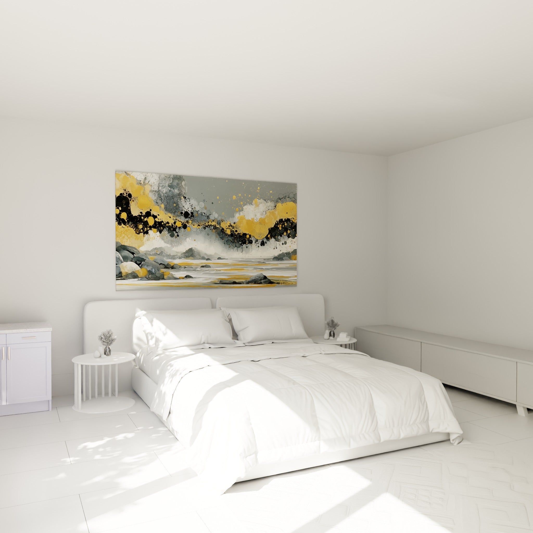 Vagues dorées et rochers gris peints en abstraction, accrochés au-dessus d'un lit dans une chambre claire