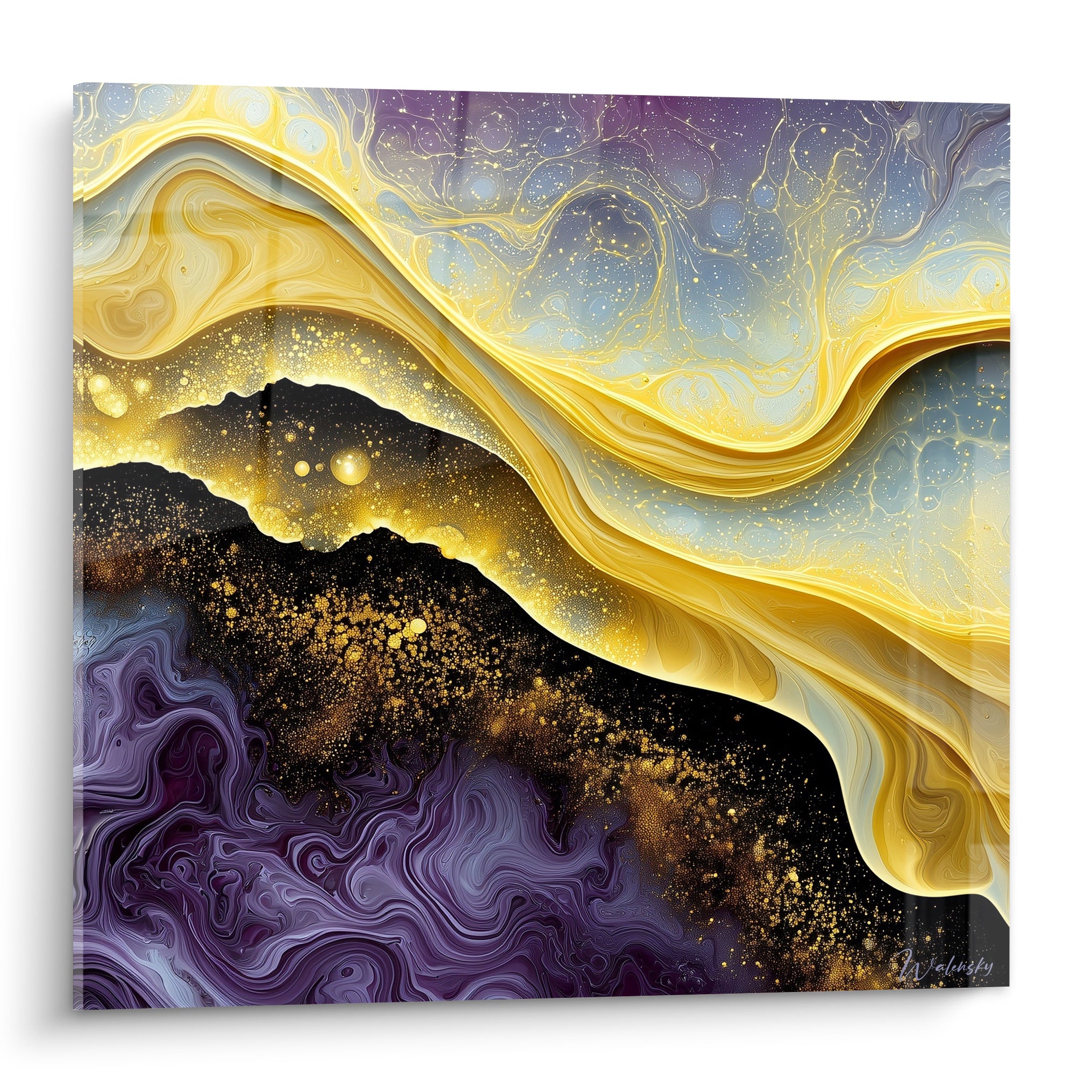 Tableau artistique abstrait aux vagues dorées ondulantes sur fond violet et noir marbré profond