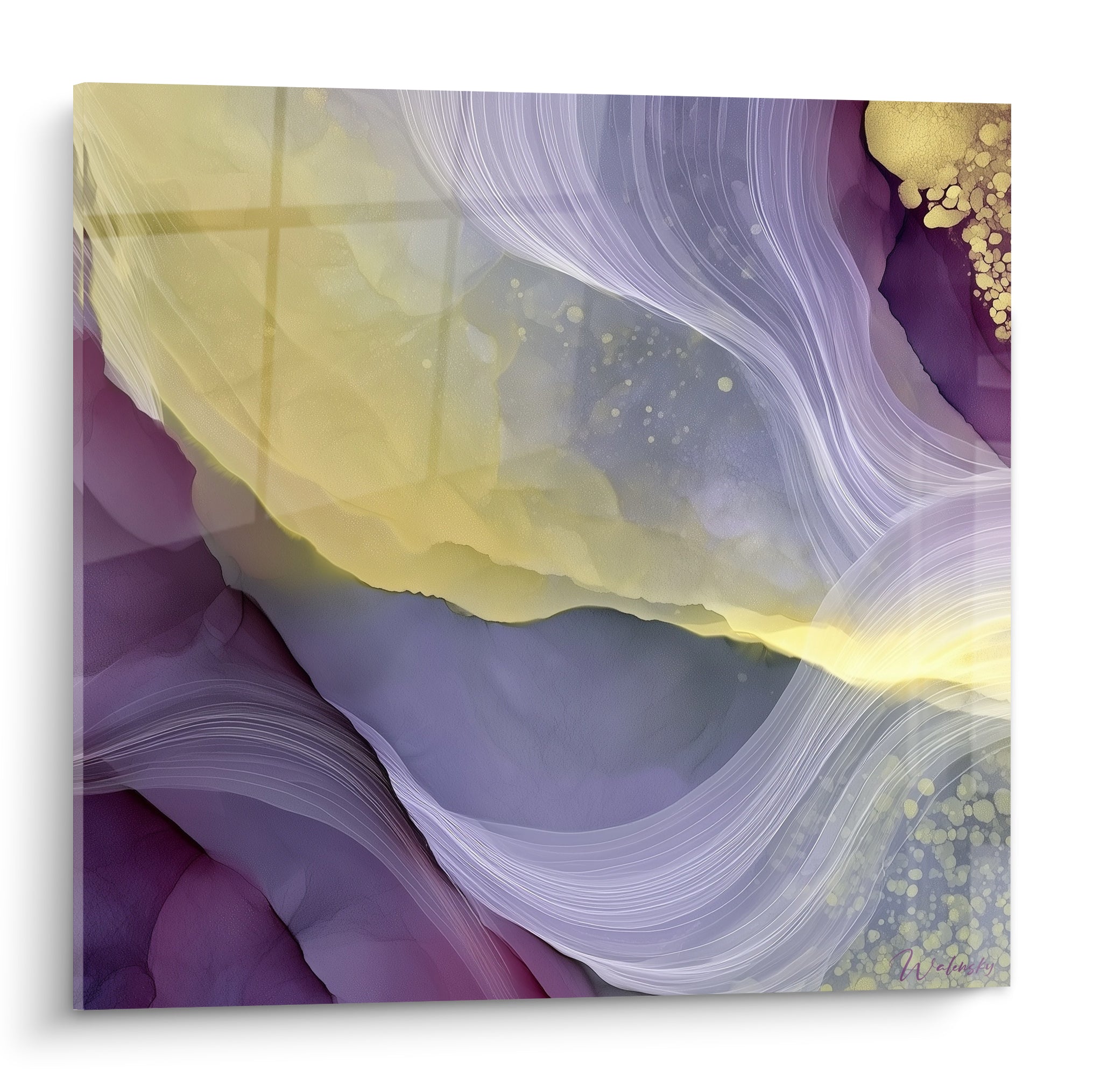 Vagues d'encre pourpre et doré au mouvement fluide, tableau artistique abstrait aux courbes lumineuses