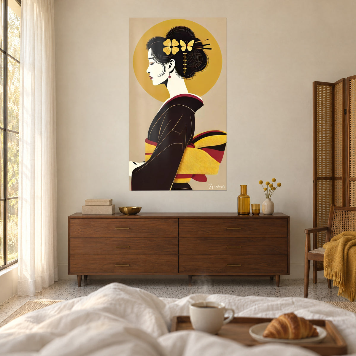 Tableau silhouette japonaise de profil, obi jaune rayé de rouge, disque doré en fond, au-dessus d'un lit dans une chambre claire