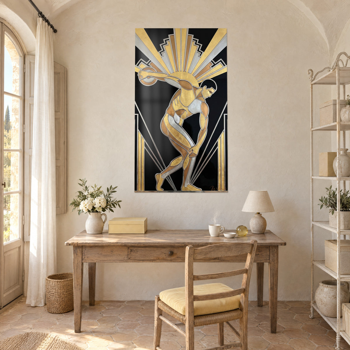Πίνακας δισκοβόλος σε στιλ Art Deco, χρυσός και ασημένιος ανεμιστήρας σε μαύρο φόντο, πάνω από ξύλινο γραφείο σε αγροικία