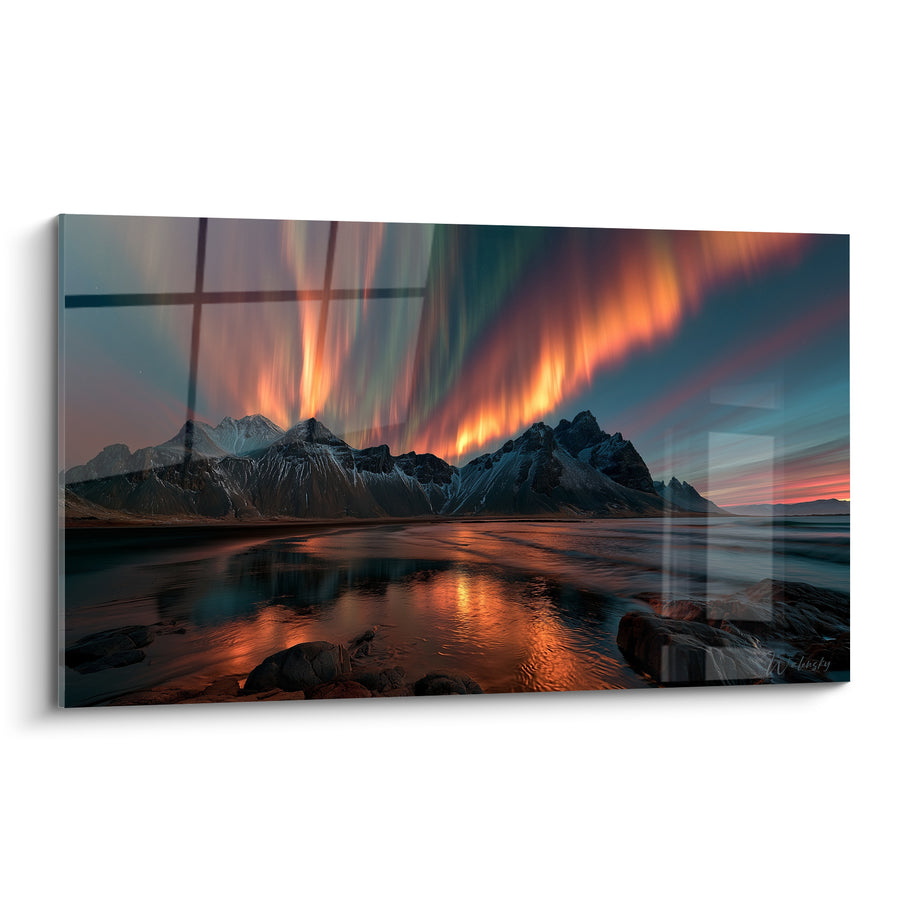 Gemälde Schwarze Berge mit orangefarbenen Flammen – Himmel in Brand – Edition Polarlicht