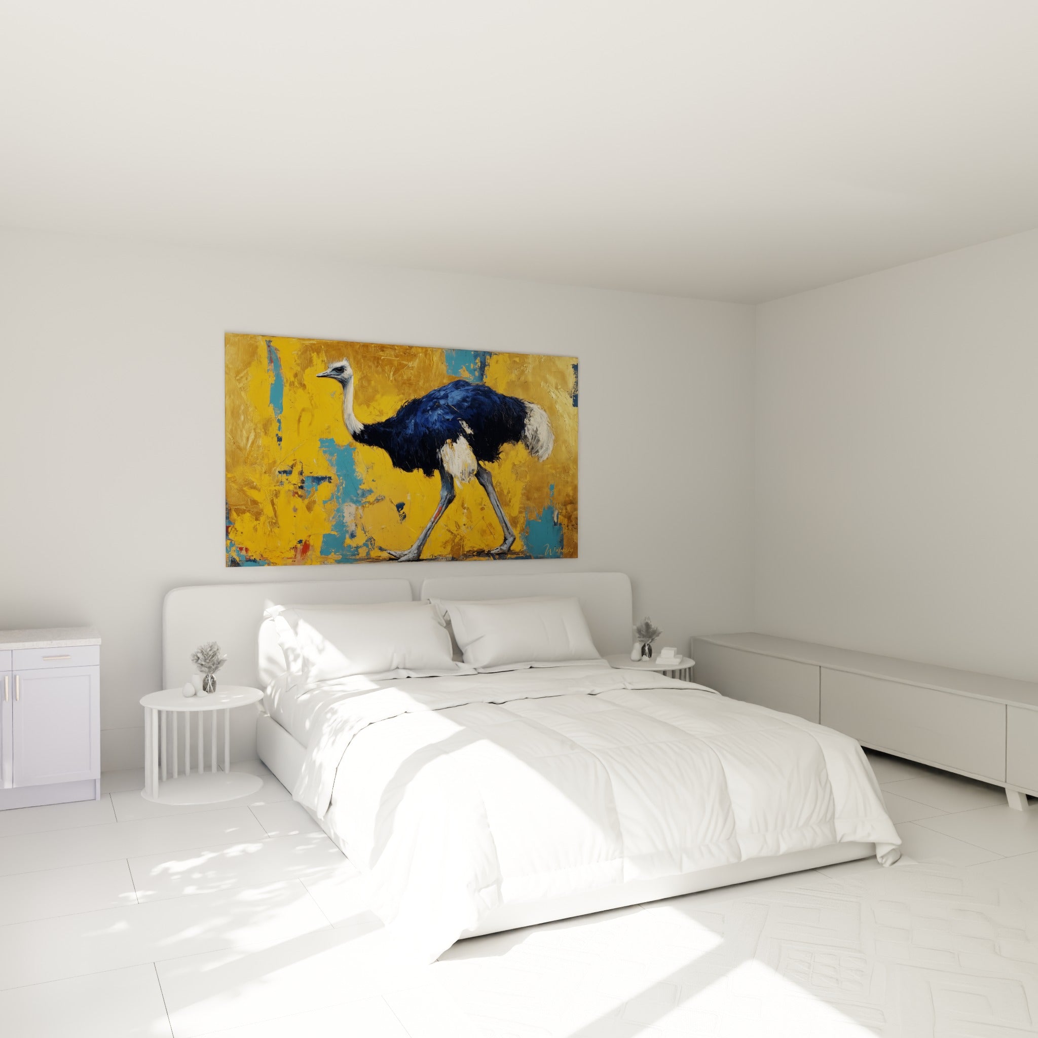 Silhouette d'autruche bleu marine et ocre accrochée au-dessus d'un lit dans une chambre claire