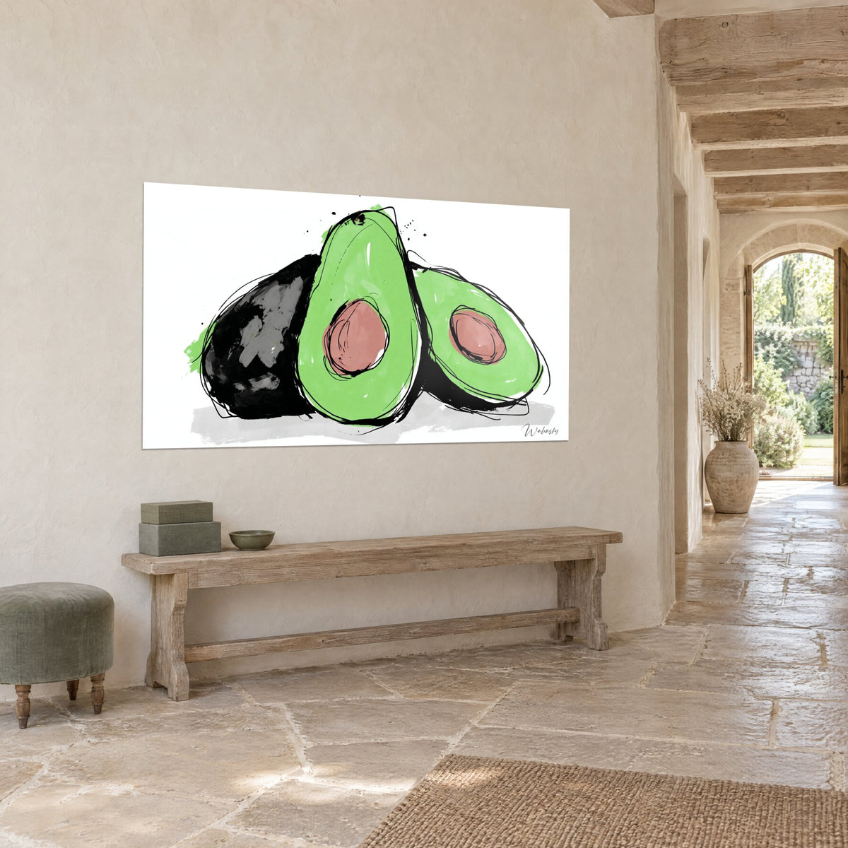 Tableau fruit tropical aux contours d'encre noire, peau charbon et pulpe verte, accroché sur un mur de pierre claire