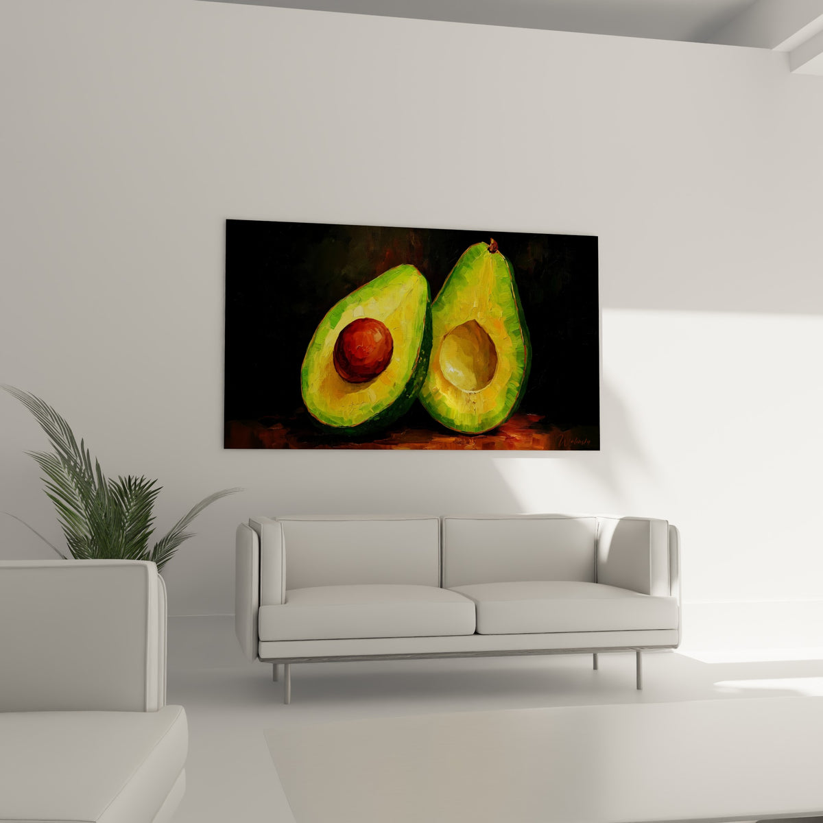 Nature morte gourmande verte et brune, tableau avocat au-dessus d'un canapé dans un salon lumineux