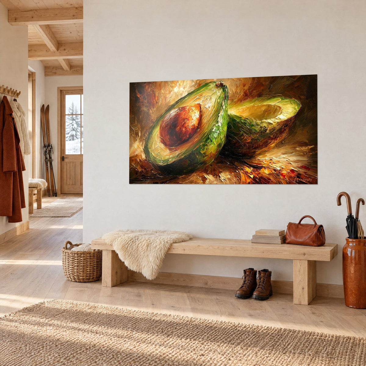 Quadro mezzo avocado verde smeraldo e ocra dorata dipinto a spatola, su una parete bianca sopra una panca in legno