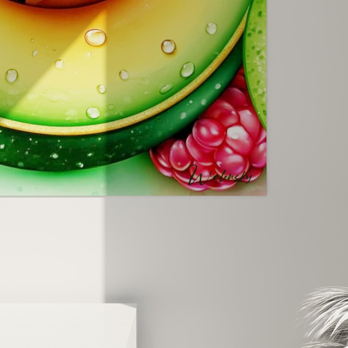 Détail des gouttelettes translucides et du grain brun du noyau sur la toile d'avocat imprimée