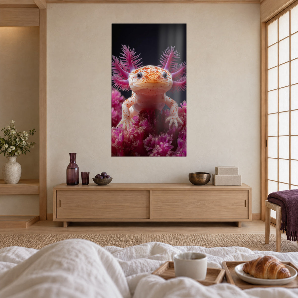 Gemälde Wassergeschöpf mit großen dunklen Augen, weißer Haut mit orangefarbenen Tupfen und magentafarbenen Korallen, über einem Bett in einem hellen Schlafzimmer