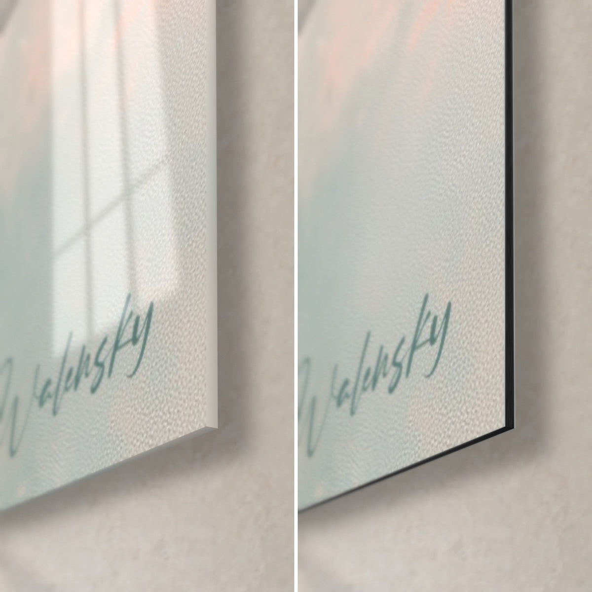 Tableau fleurs d'azalée pêche, coin bas droit : verre brillant à reflets, Dibond mat gris-bleu, signature, tranche 3 mm