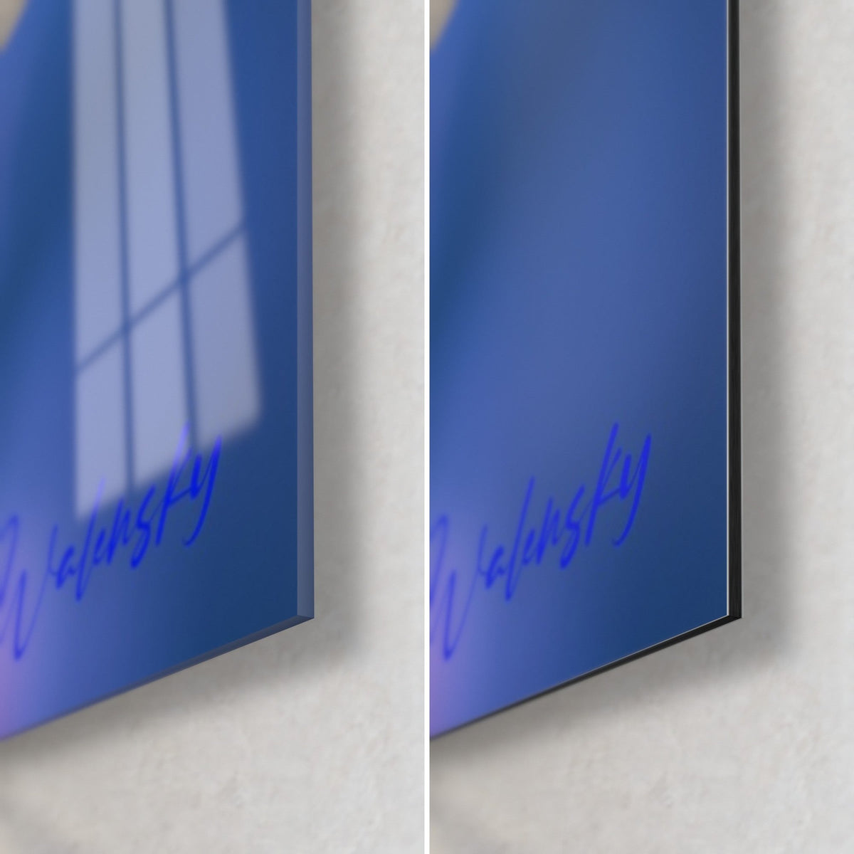 Tableau corolle d'azalée rose, coin bas droit : verre acrylique brillant à gauche, alu Dibond mat bleu à droite
