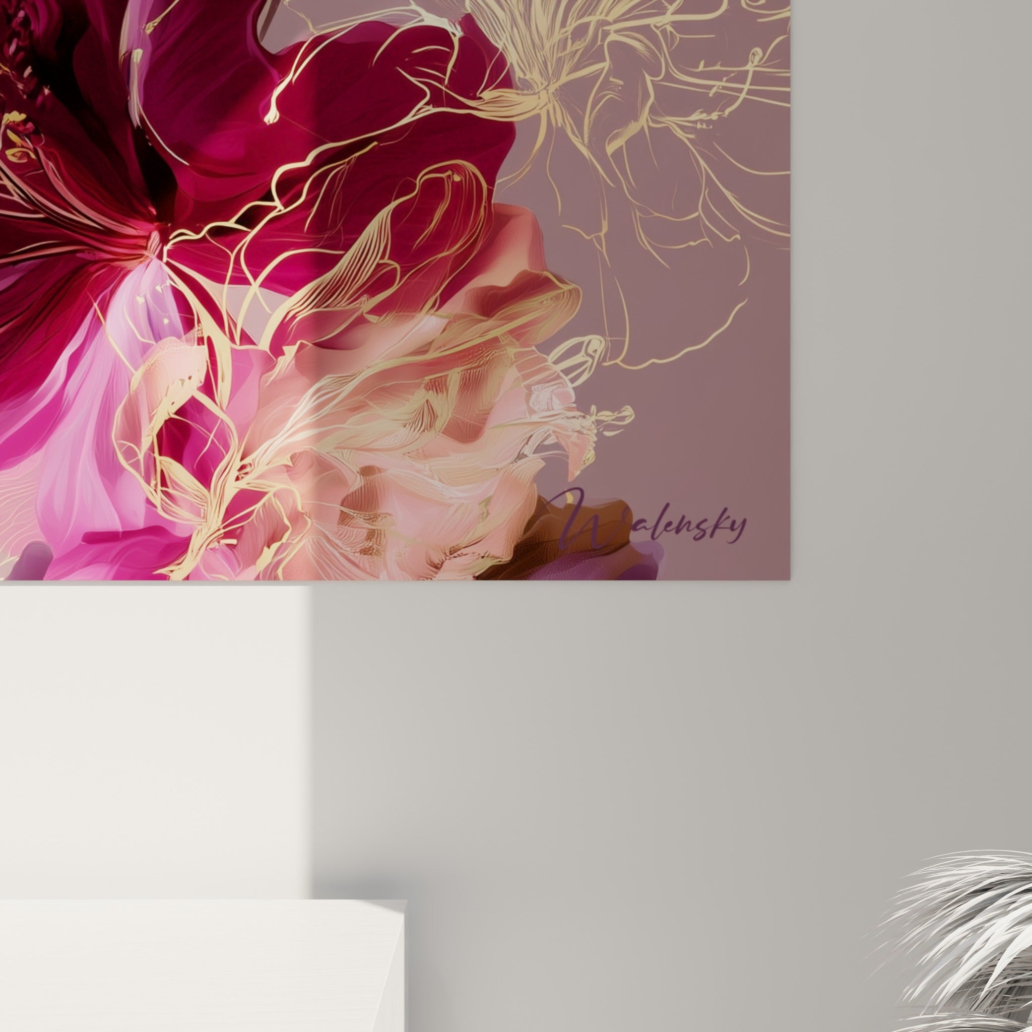 Détail des pétales d'azalée magenta et or laissant voir la finesse des traits et textures