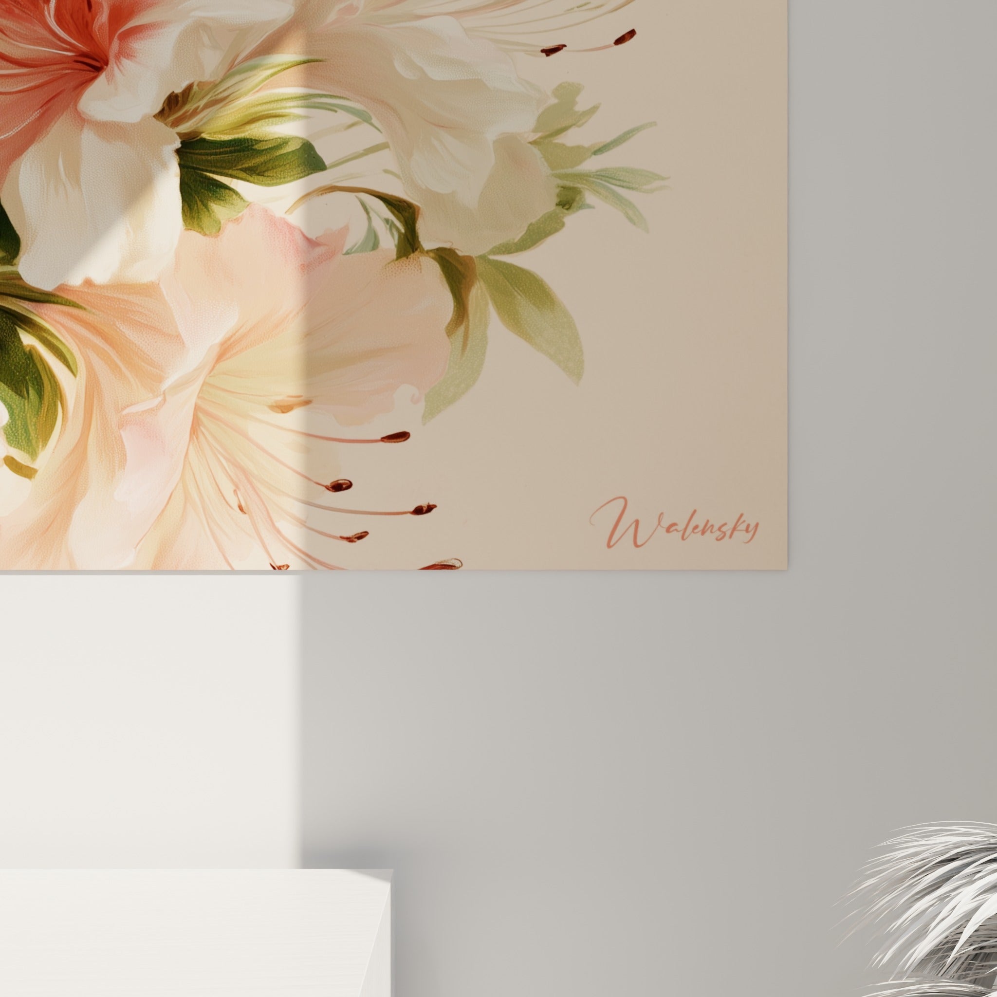 Détail des pétales d'azalée où le rose saumon et le blanc crème se fondent en textures veloutées