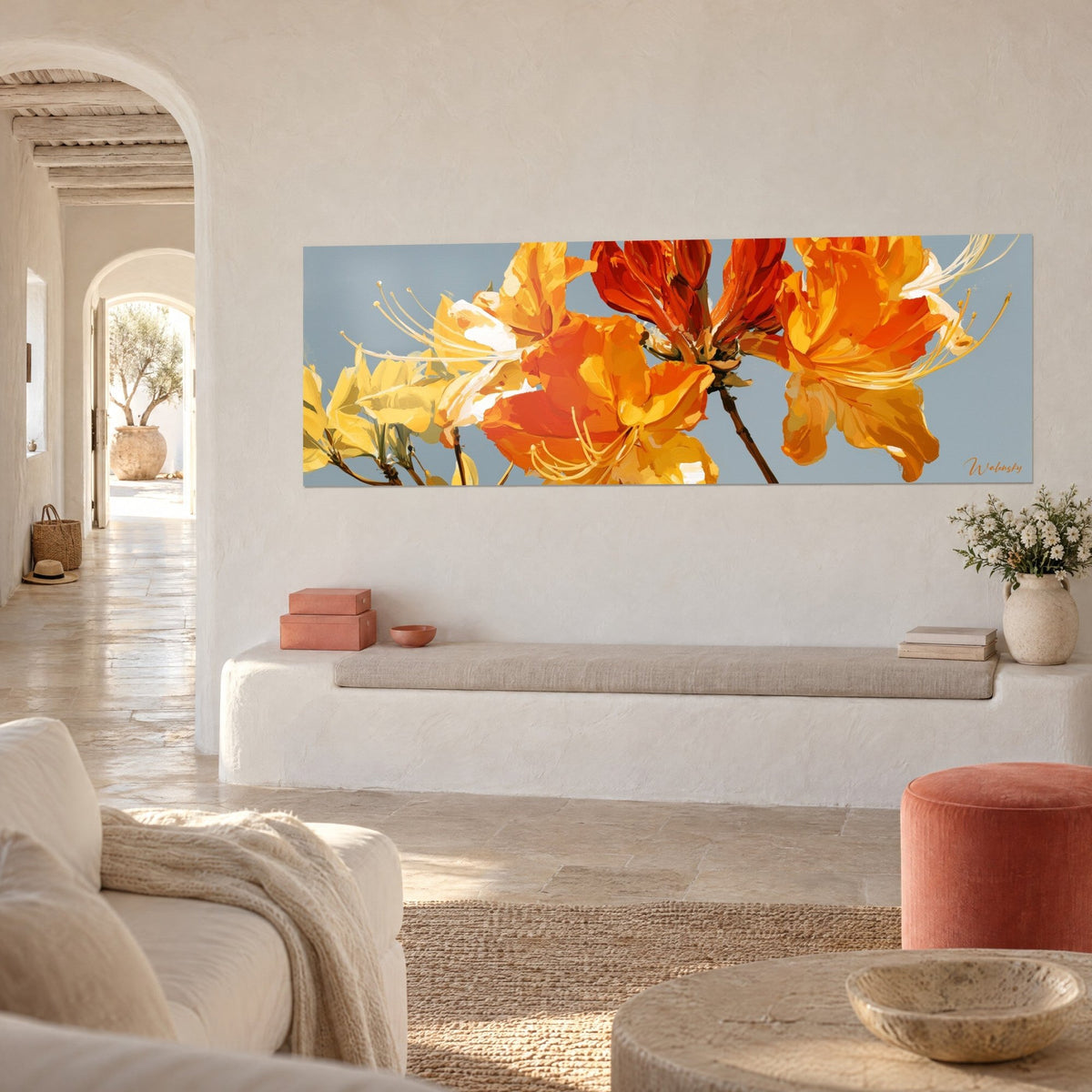 Quadro fiori di azalea dalle corolle zafferano, bocciolo rosso vermiglio e lunghi stami bianchi ricurvi su fondo grigio-azzurro, casa mediterranea