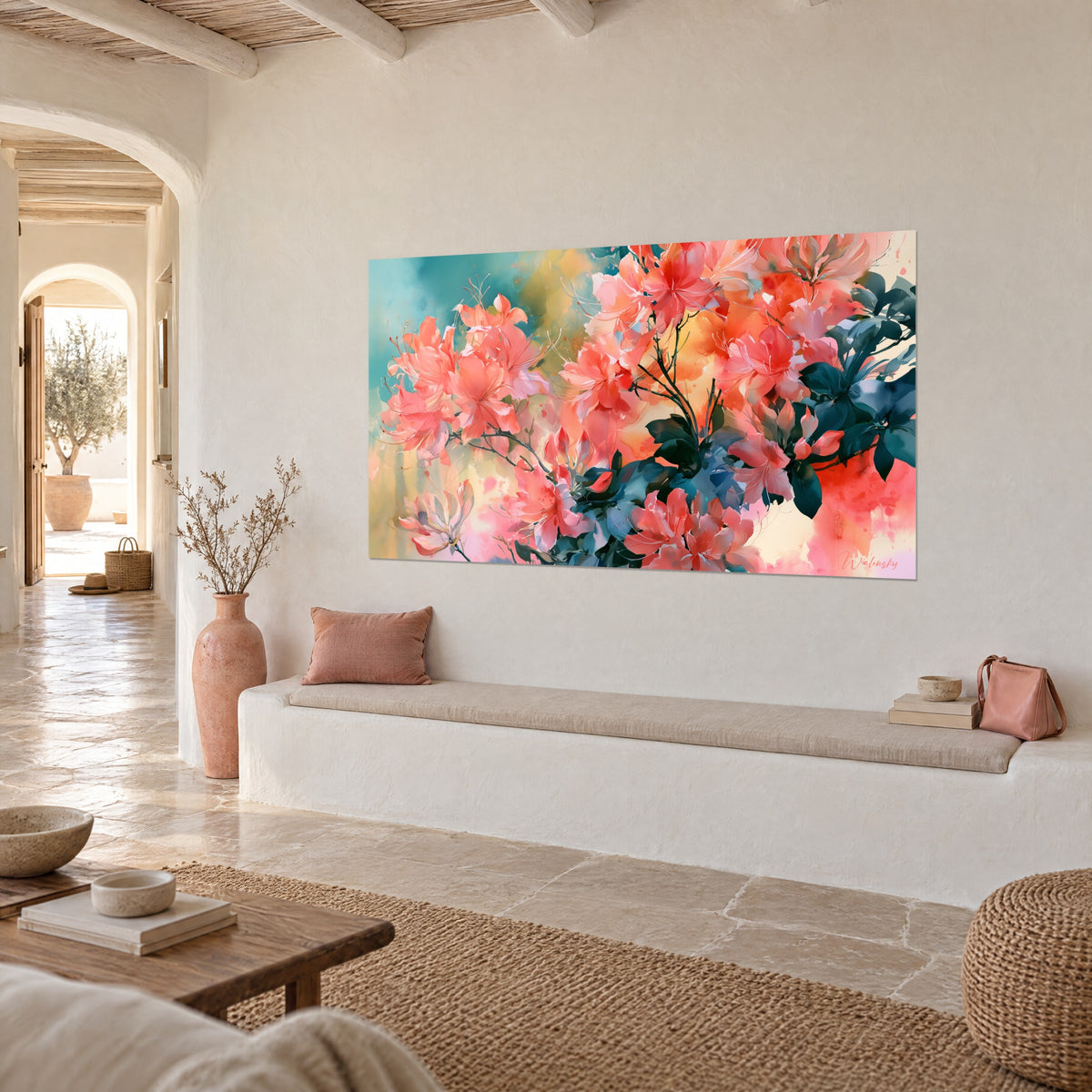 Tableau bouquet de fleurs rose saumon aux branches noires nouées, halo jaune ocre, mur crépi blanc d'une maison méditerranéenne
