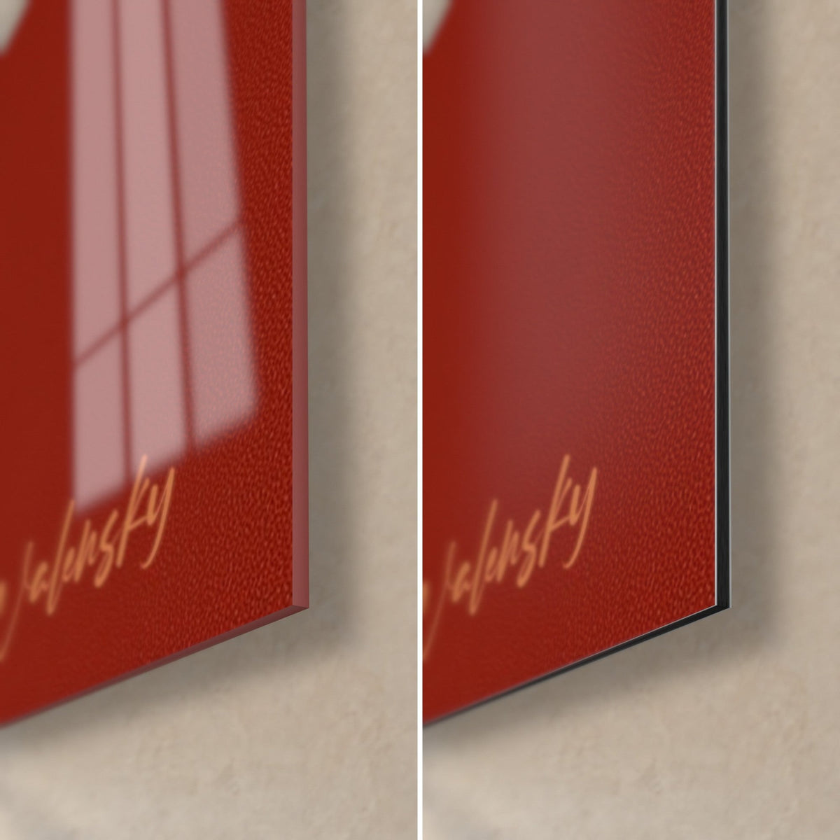 Schilderij azalea in crème en diep rood, rechtsonder: glanzend acrylglas dat het raam weerspiegelt, mat zwart Dibond 3 mm