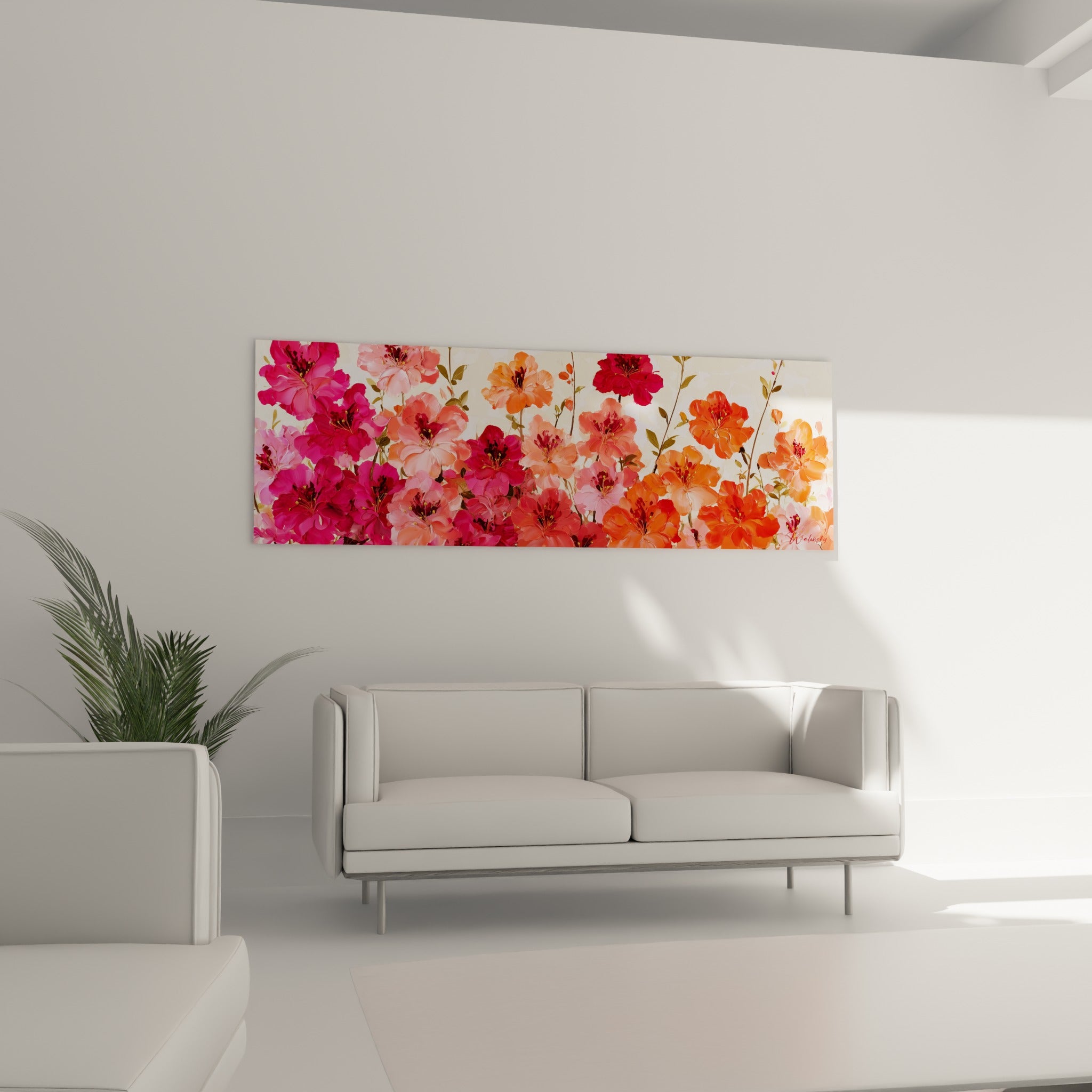 Corolles d'azalées fuchsia et corail aux tiges vert olive, au-dessus d'un canapé dans un salon lumineux