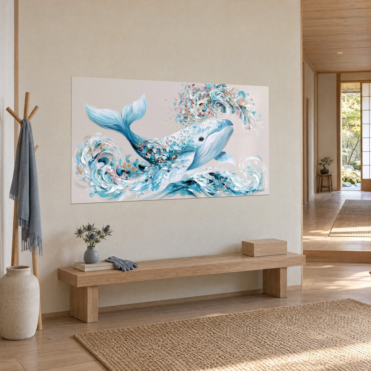 Quadro Balena bianca e turchese, coda sollevata, getto di petali rosa e oro su fondo beige, vista di tre quarti, corridoio japandi
