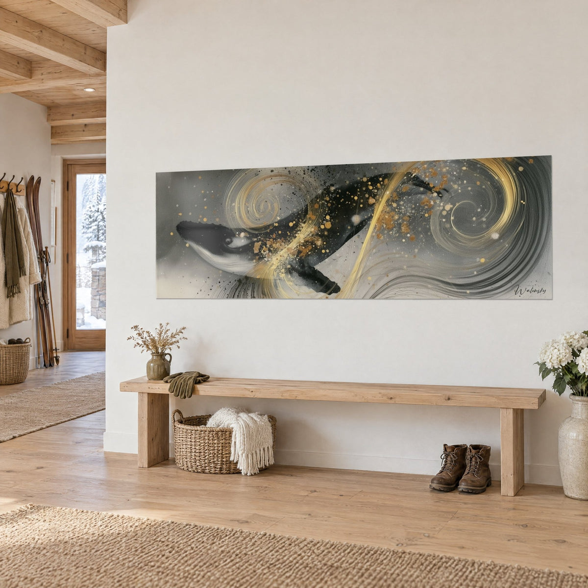 Schilderij cetaceeën in antraciet met gouden spatten en crèmekleurige kronkels, driekwartzicht boven een houten bank in een chalet
