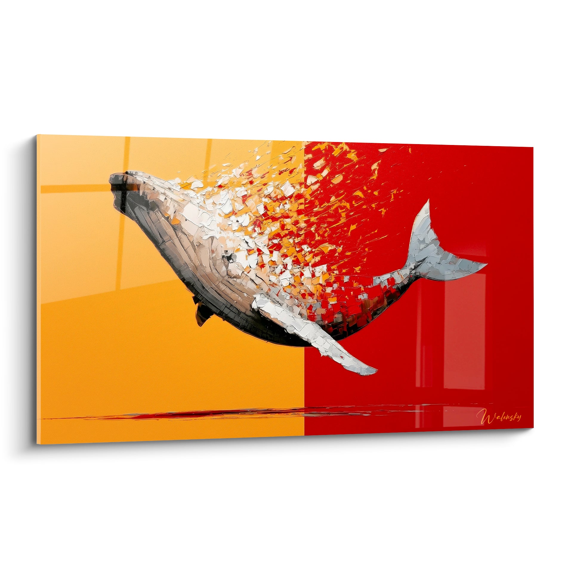 Baleine argentée en pleine dissolution sur fond jaune et rouge, texture fragmentée au couteau