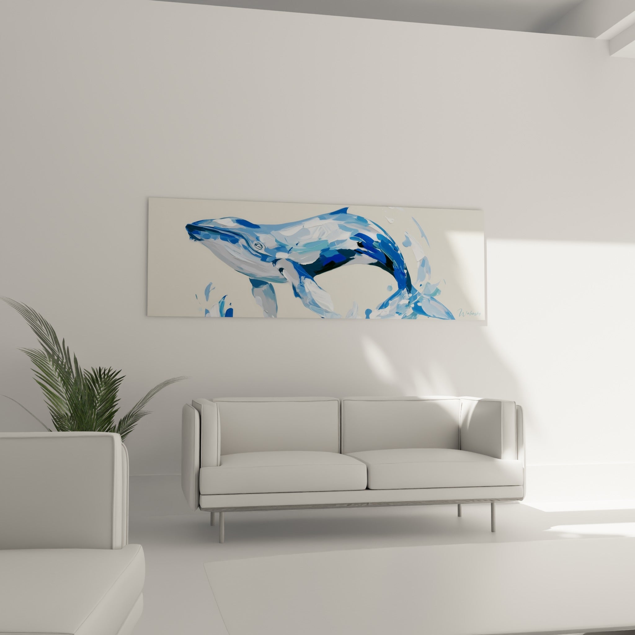 Nageoire caudale relevée dans une gerbe blanche et bleue au-dessus d'un canapé dans un salon lumineux