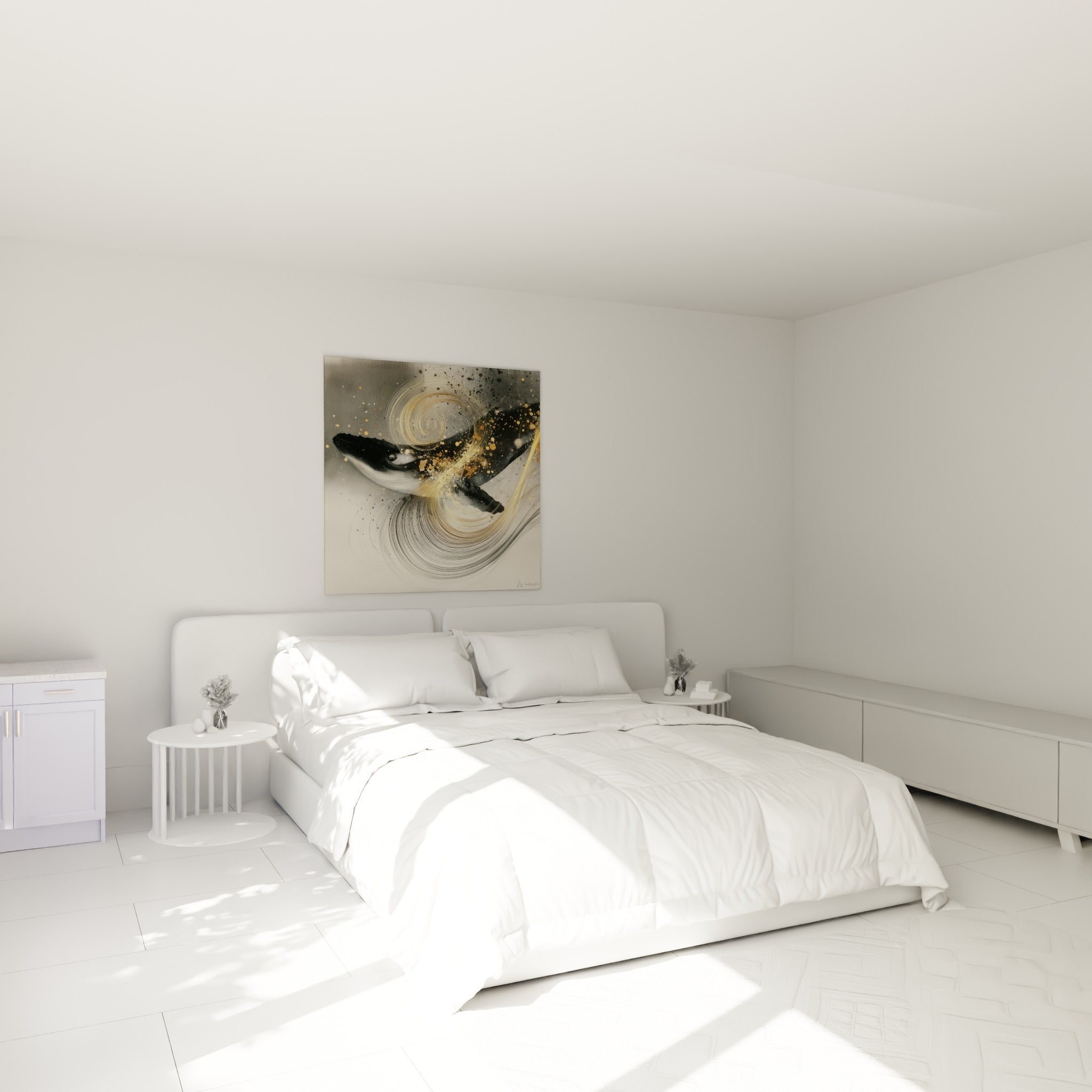 Baleine noire et dorée aux traits tourbillonnants, accrochée au-dessus d'un lit dans une chambre claire
