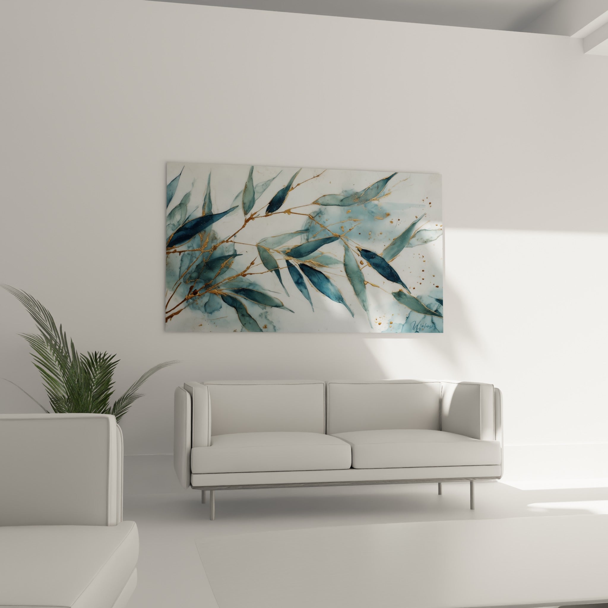 Branches de bambou anthracite et dorées au-dessus d'un canapé dans un salon lumineux