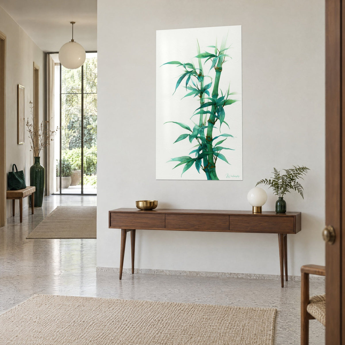Quadro con steli slanciati e foglie turchese su fondo bianco testurizzato, appeso sopra una console in legno nell'ingresso, vista di tre quarti