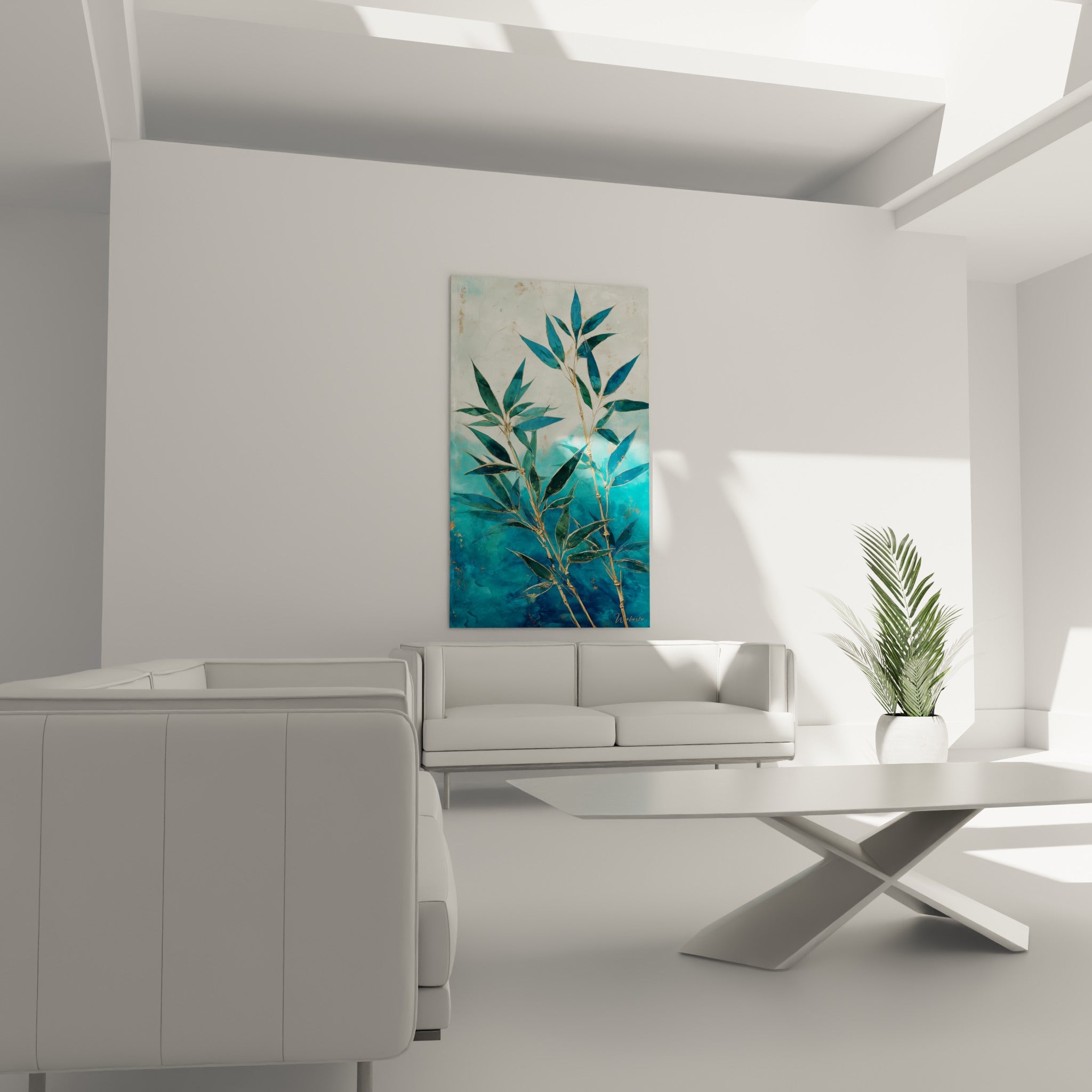 Feuillage de bambou turquoise et vert profond au-dessus d'un canapé dans un salon lumineux