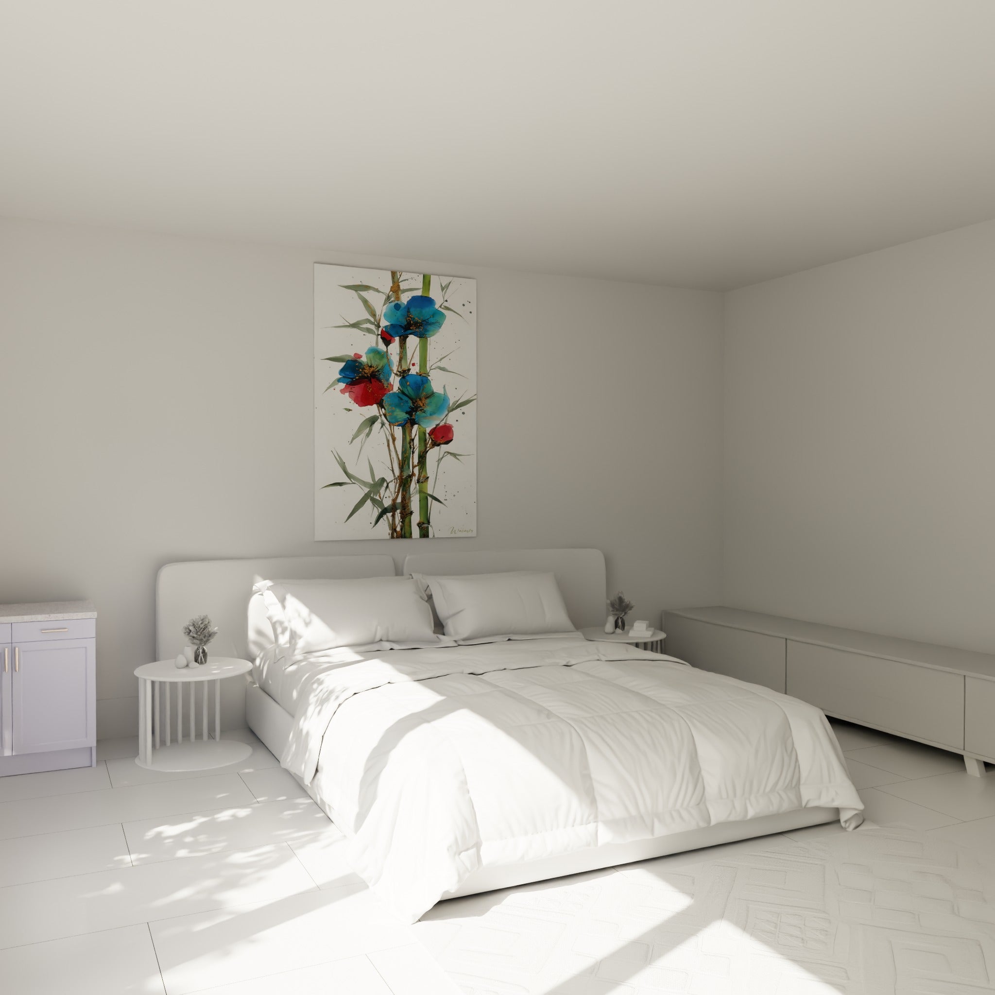 Bouquet de bambou bleu et rouge carmin accroché au-dessus d'un lit dans une chambre claire