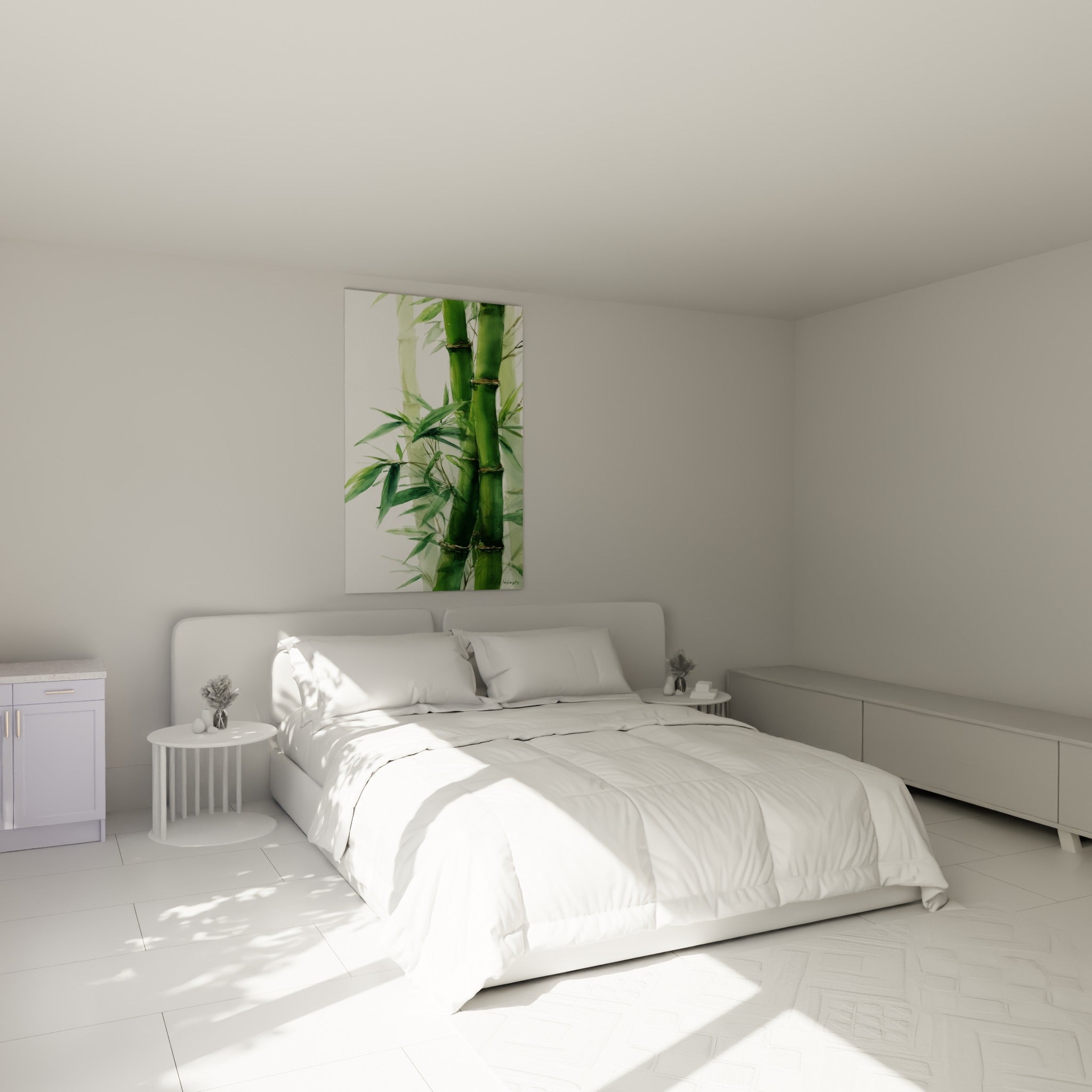 Bambou vert sauge aux feuilles délicates accroché au-dessus d'un lit dans une chambre claire