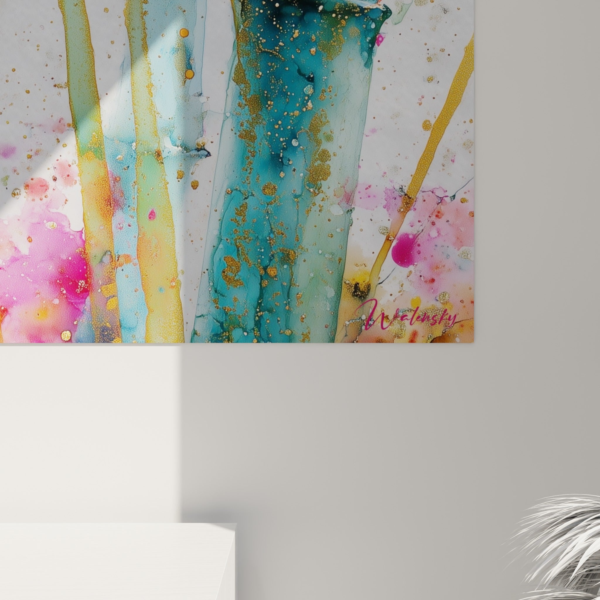 Coulures dorées et bleu sarcelle du bambou, grain aquarelle et pigments qui se mêlent en surface