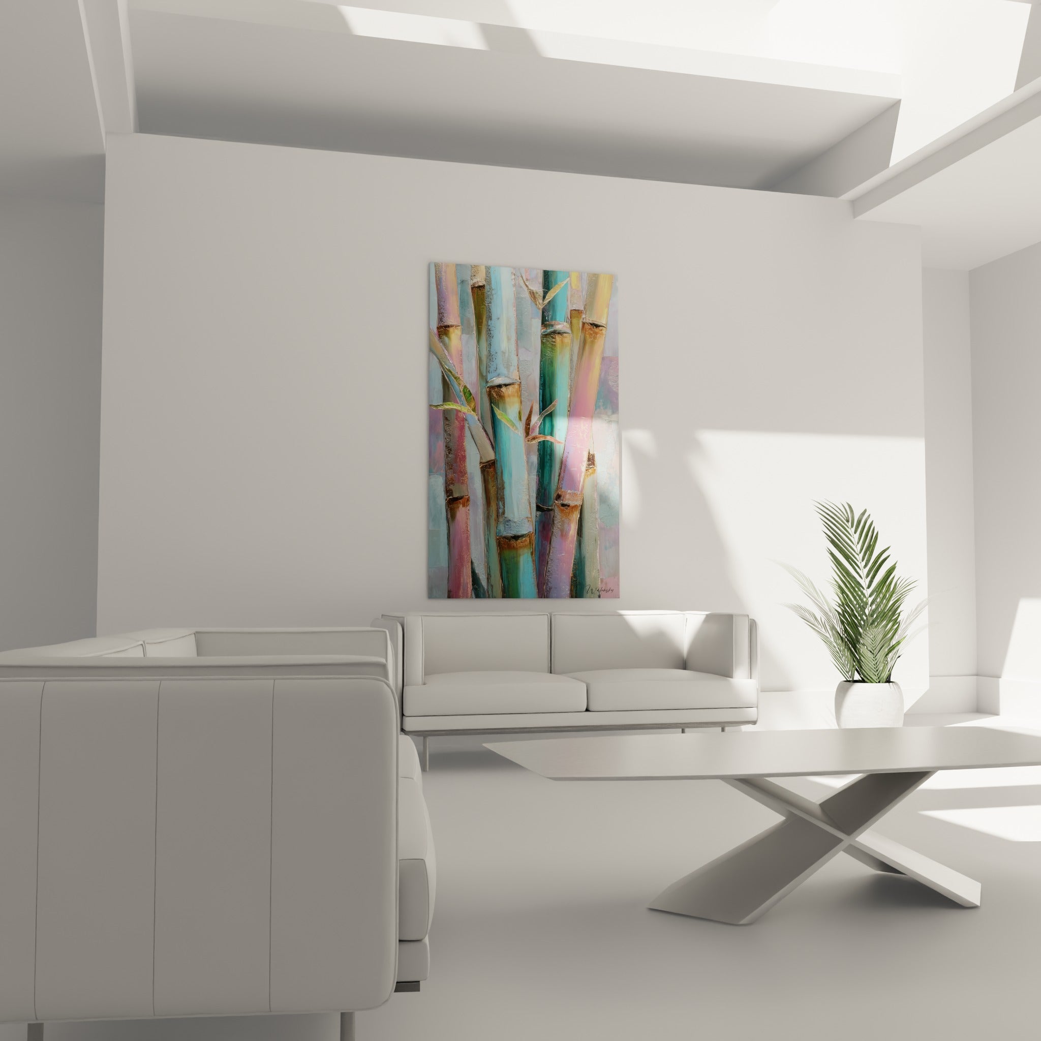 Composition de bambou rose pastel et vert émeraude, au-dessus d'un canapé dans un salon lumineux