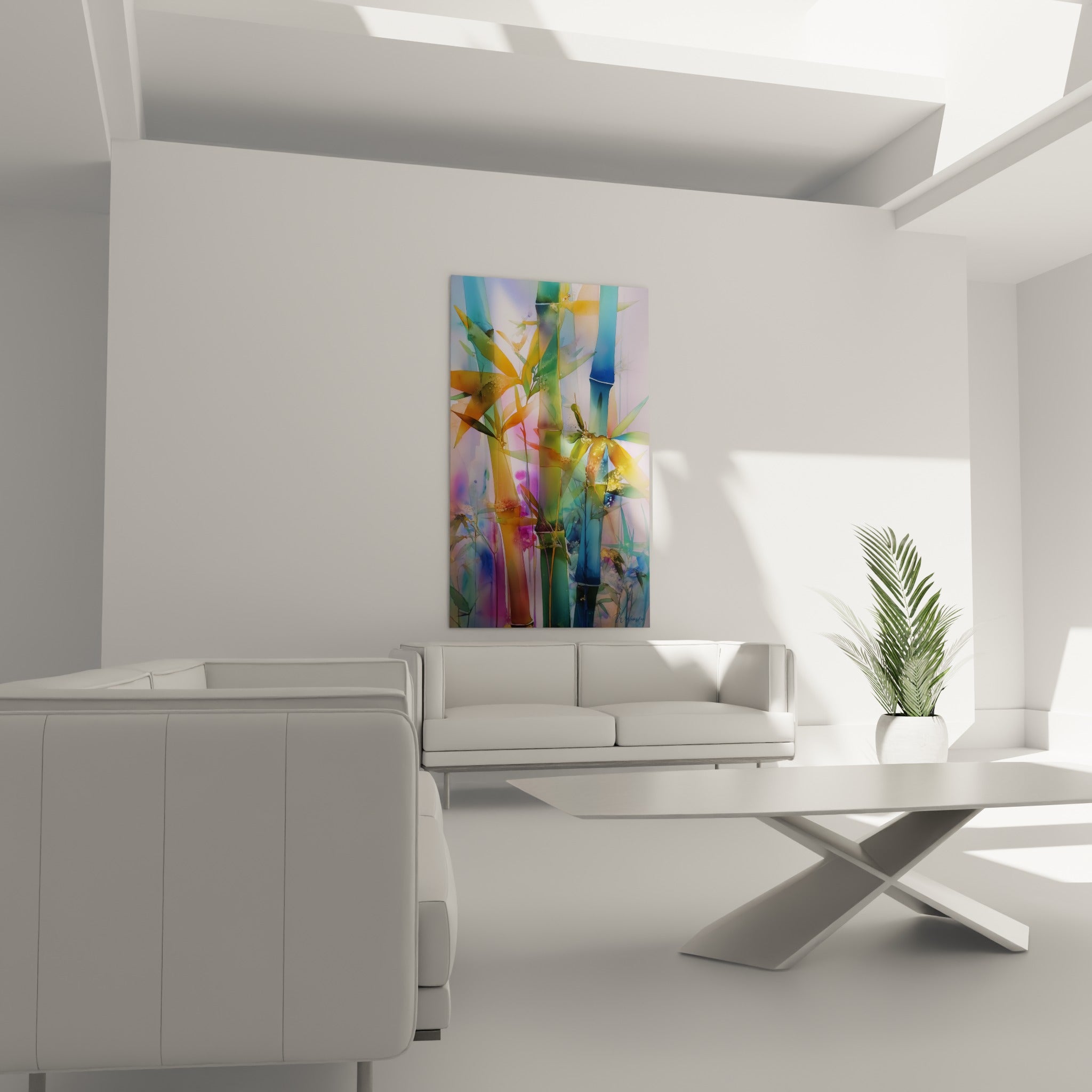 Feuillage de bambou turquoise et magenta au-dessus d'un canapé dans un salon lumineux