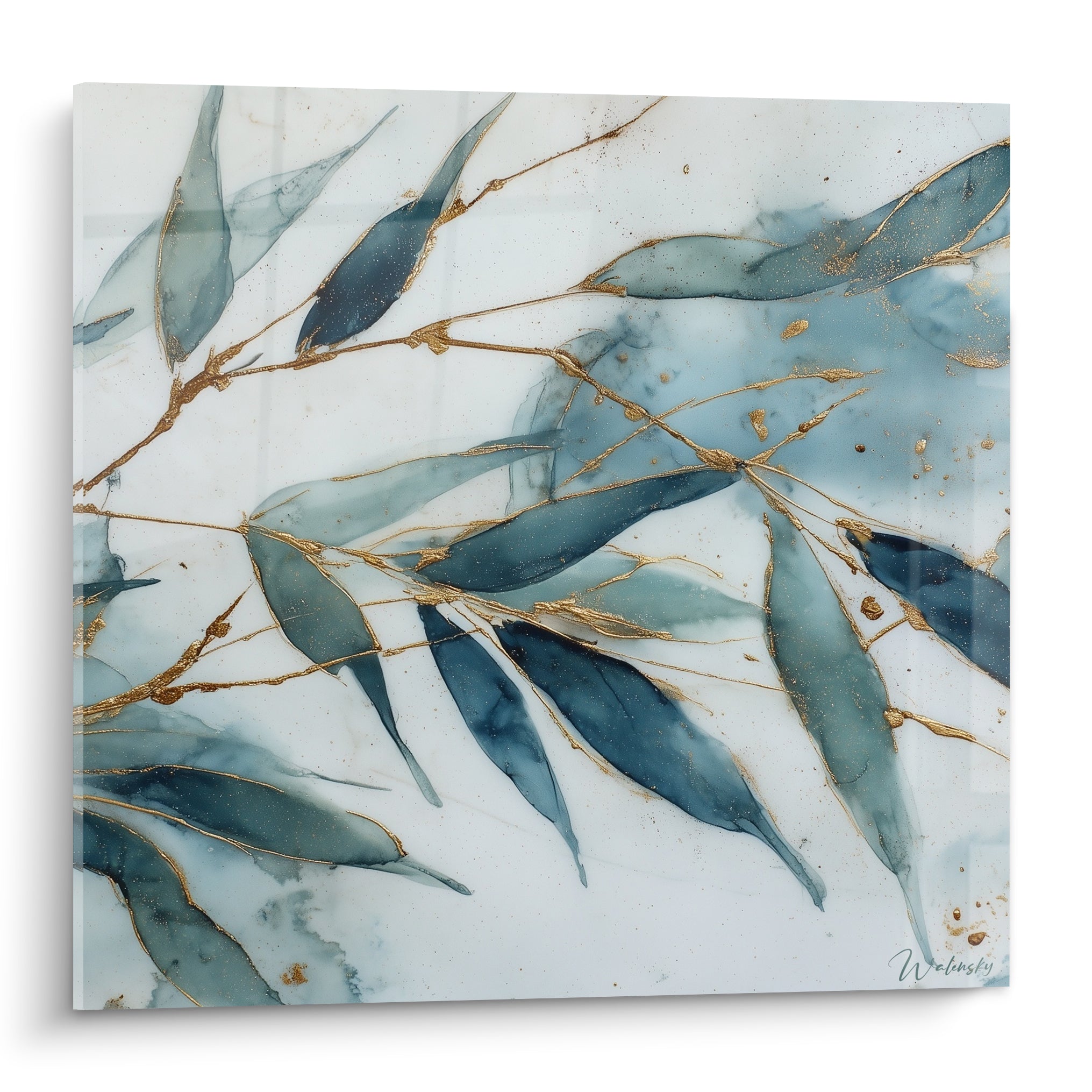 Bambou aux feuilles bleu pétrole et nervures dorées sur fond nacré, composition en diagonale