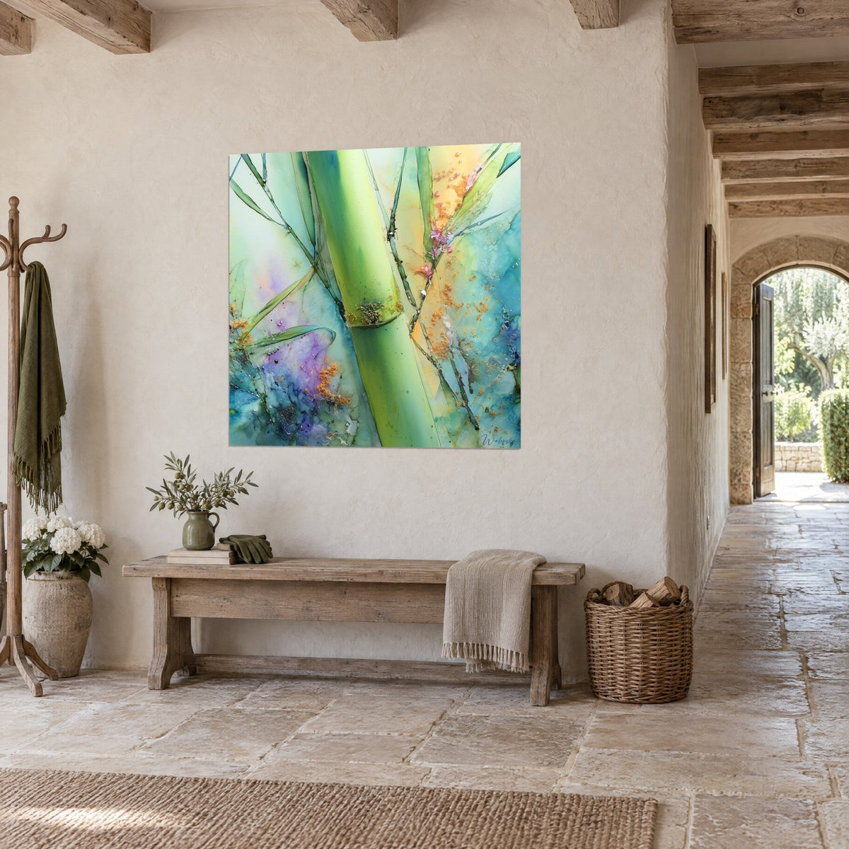 Quadro con nodo vegetale verde anice venato di turchese, tocchi ocra e viola, muro in pietra accanto a un corridoio a volta, vista di tre quarti