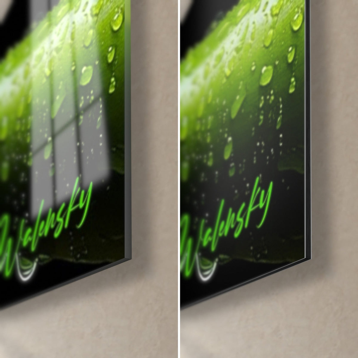 Tableau feuille de bambou givrée de gouttes, vert vif et noir, coin bas droit : verre brillant à gauche, Dibond mat à droite