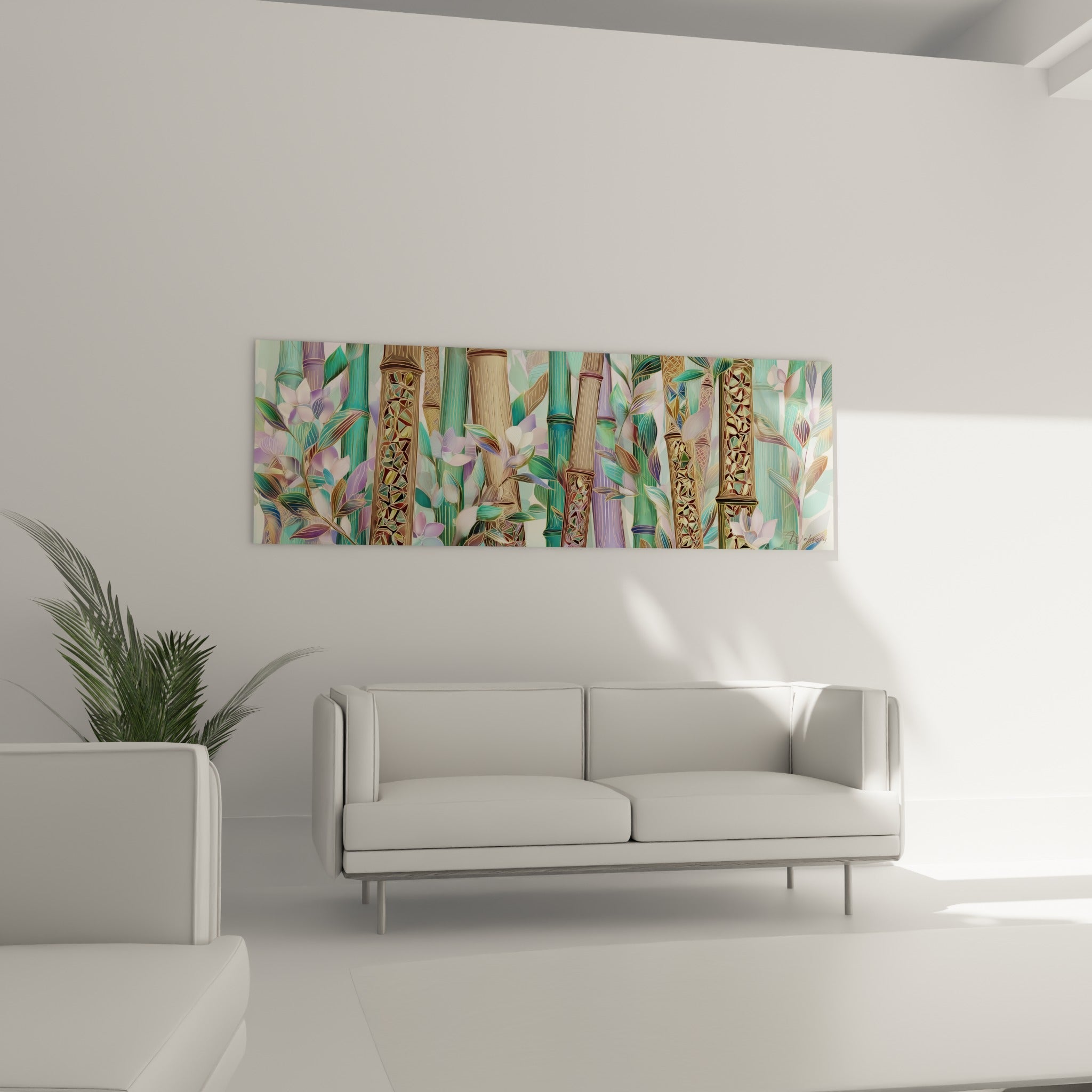 Bambous verts et lavande aux motifs ciselés dorés, au-dessus d'un canapé dans un salon lumineux