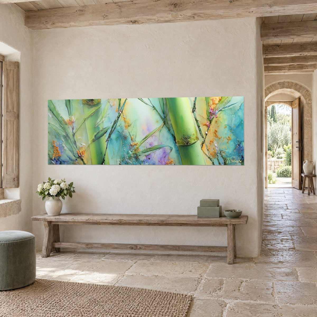 Tableau panoramique de cannes vertes lustrées sur fond aquarelle turquoise et lilas, accroché au-dessus d'un banc en bois rustique