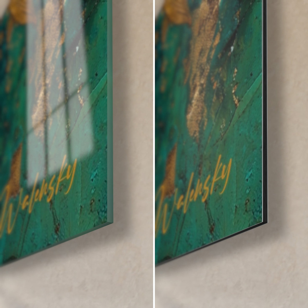 Tableau tiges de bambou dorées, coin bas droit en verre brillant et Dibond mat, fond turquoise, signature or, tranche 3 mm