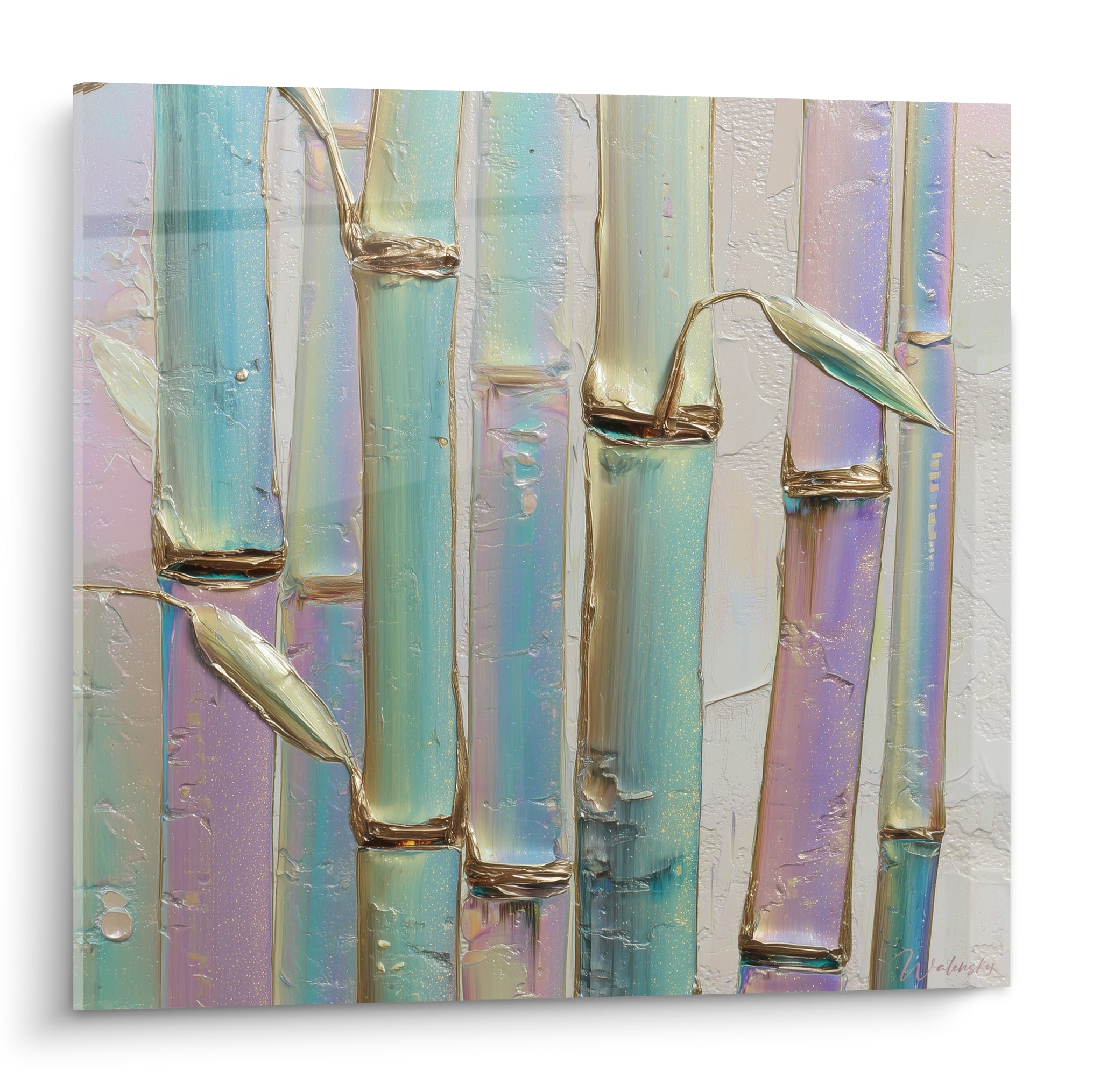 Bambou peint en turquoise et mauve nacré, tiges verticales aux nœuds dorés brillants