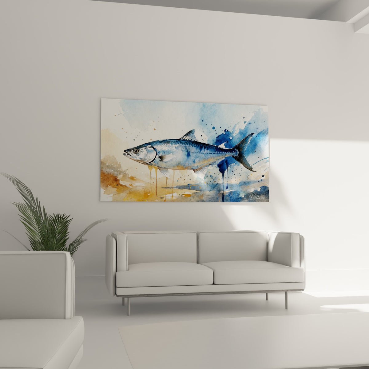 Silhouette argentée du barracuda sur fond bleu pastel et ocre, disposée au-dessus d'un canapé dans un salon lumineux